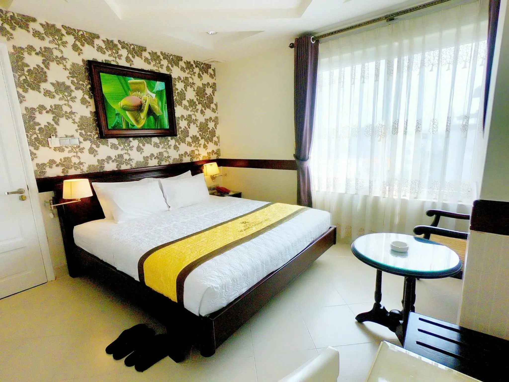 Bed in HOANG THANH THUY AIRPORT HOTEL 2 - Gần Ẩm Thực Đêm Chợ Hoàng Hoa Thám
