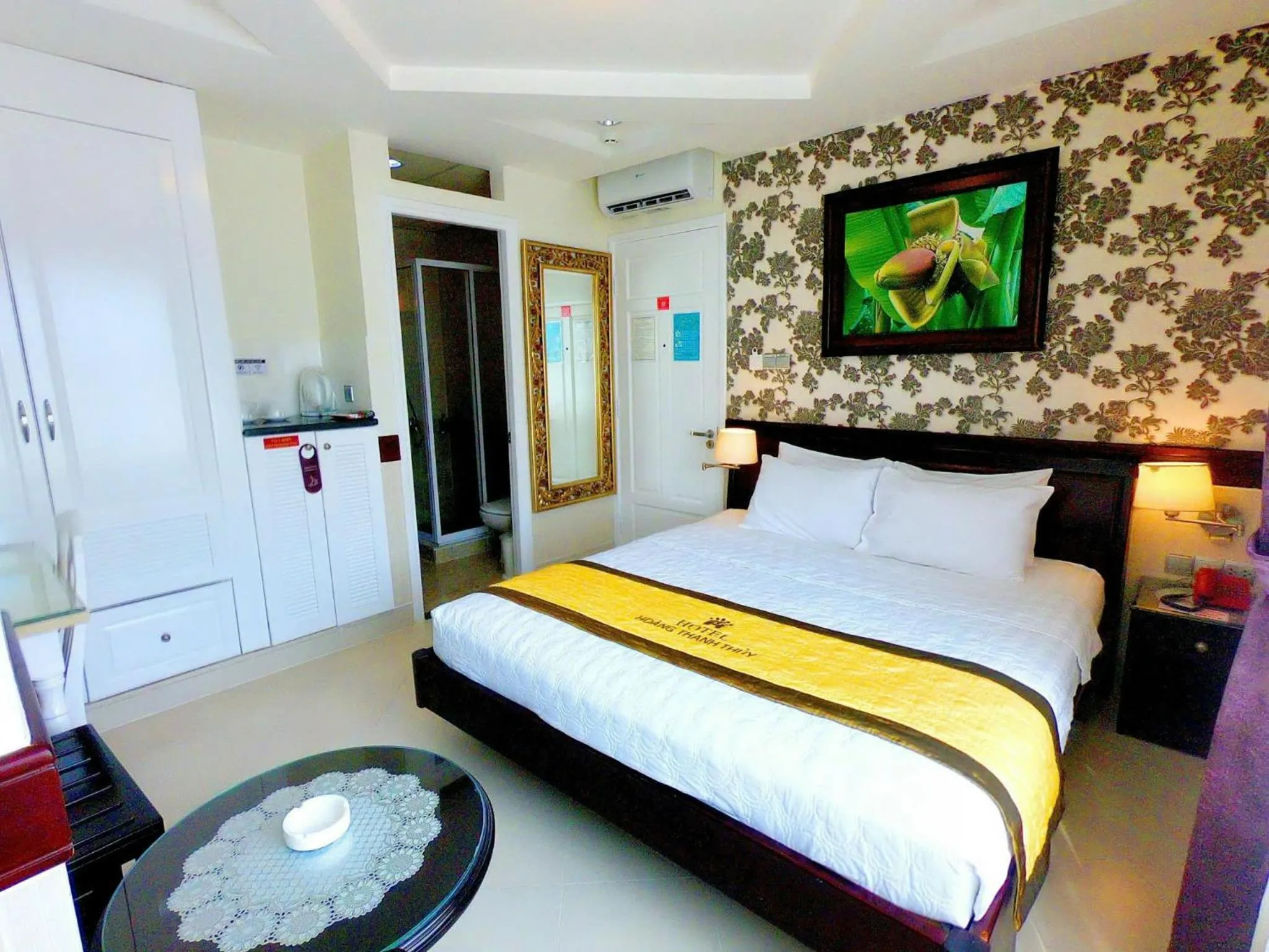 Bed in HOANG THANH THUY AIRPORT HOTEL 2 - Gần Ẩm Thực Đêm Chợ Hoàng Hoa Thám