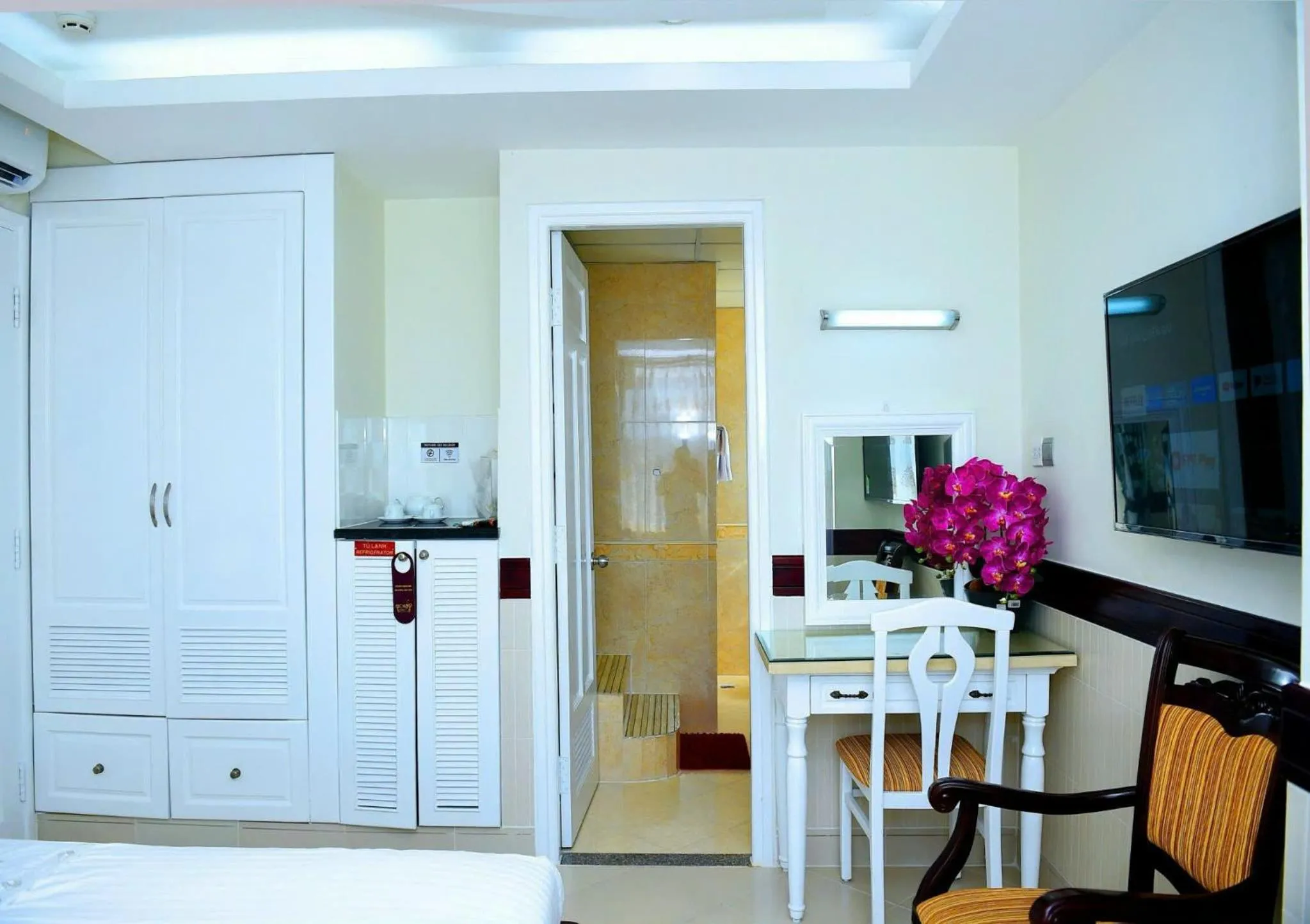 HOANG THANH THUY AIRPORT HOTEL 2 - Gần Ẩm Thực Đêm Chợ Hoàng Hoa Thám