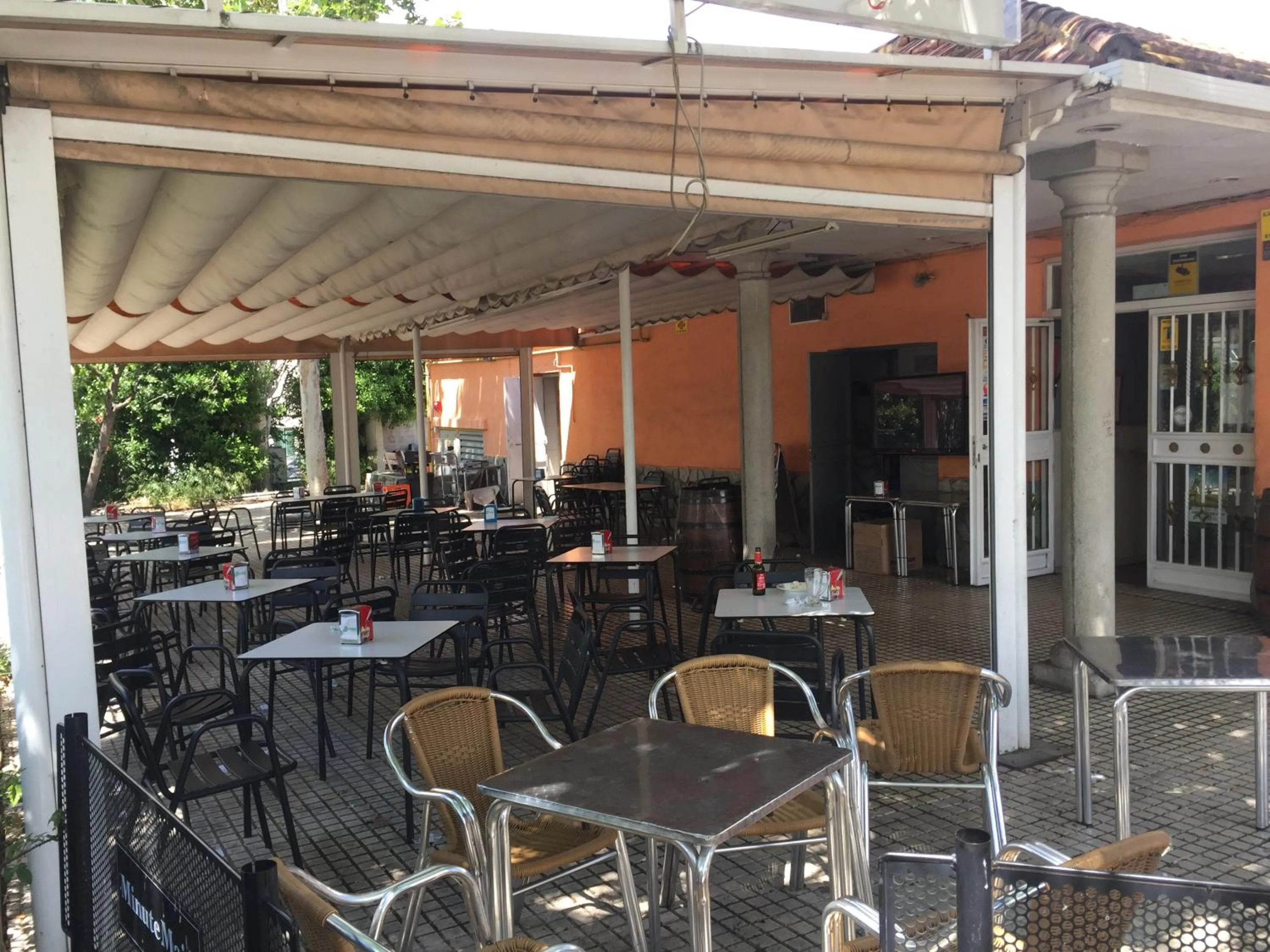 Restaurant/places to eat in Bungalows Alpha