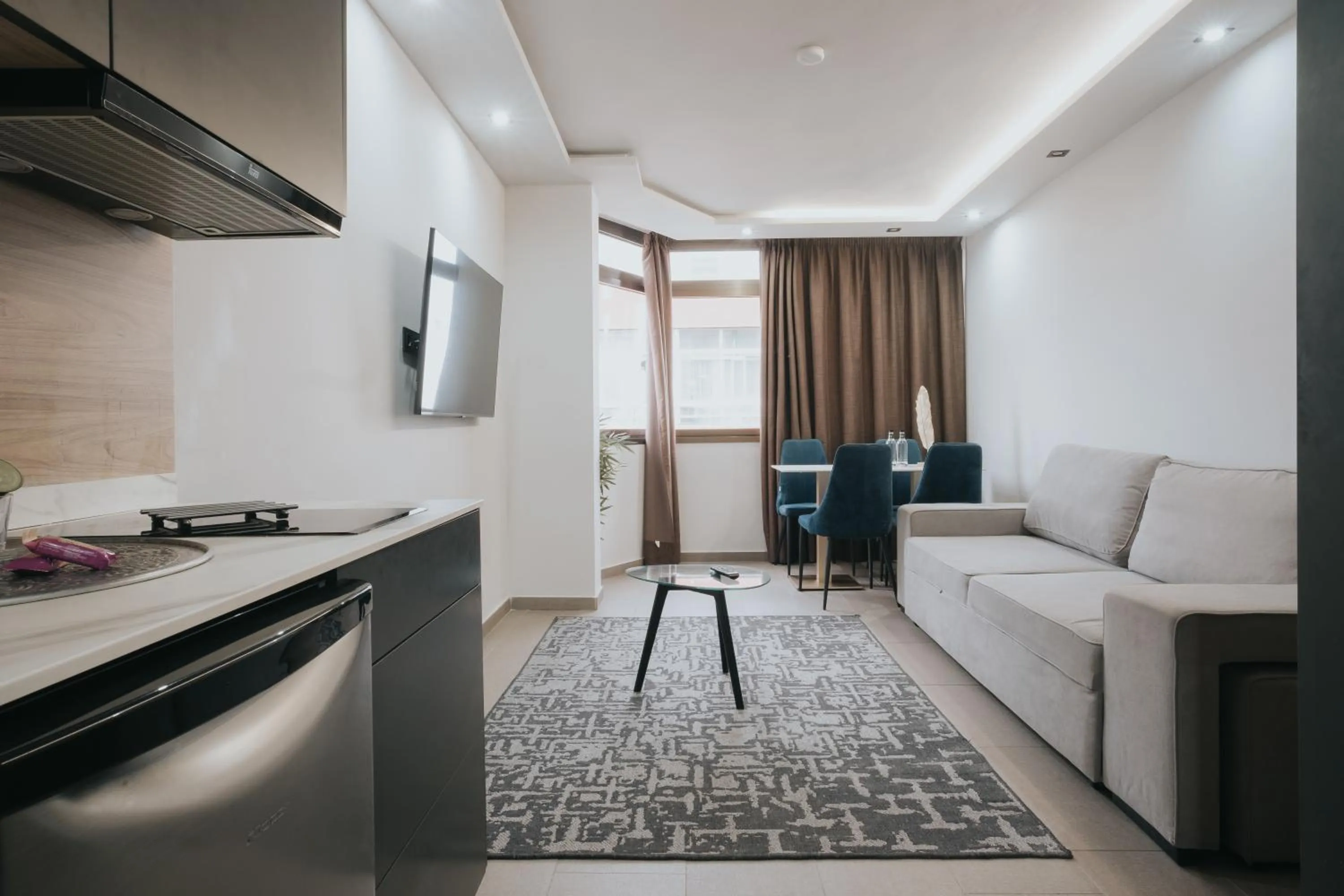 TV and multimedia in Poem Suites, Las Canteras