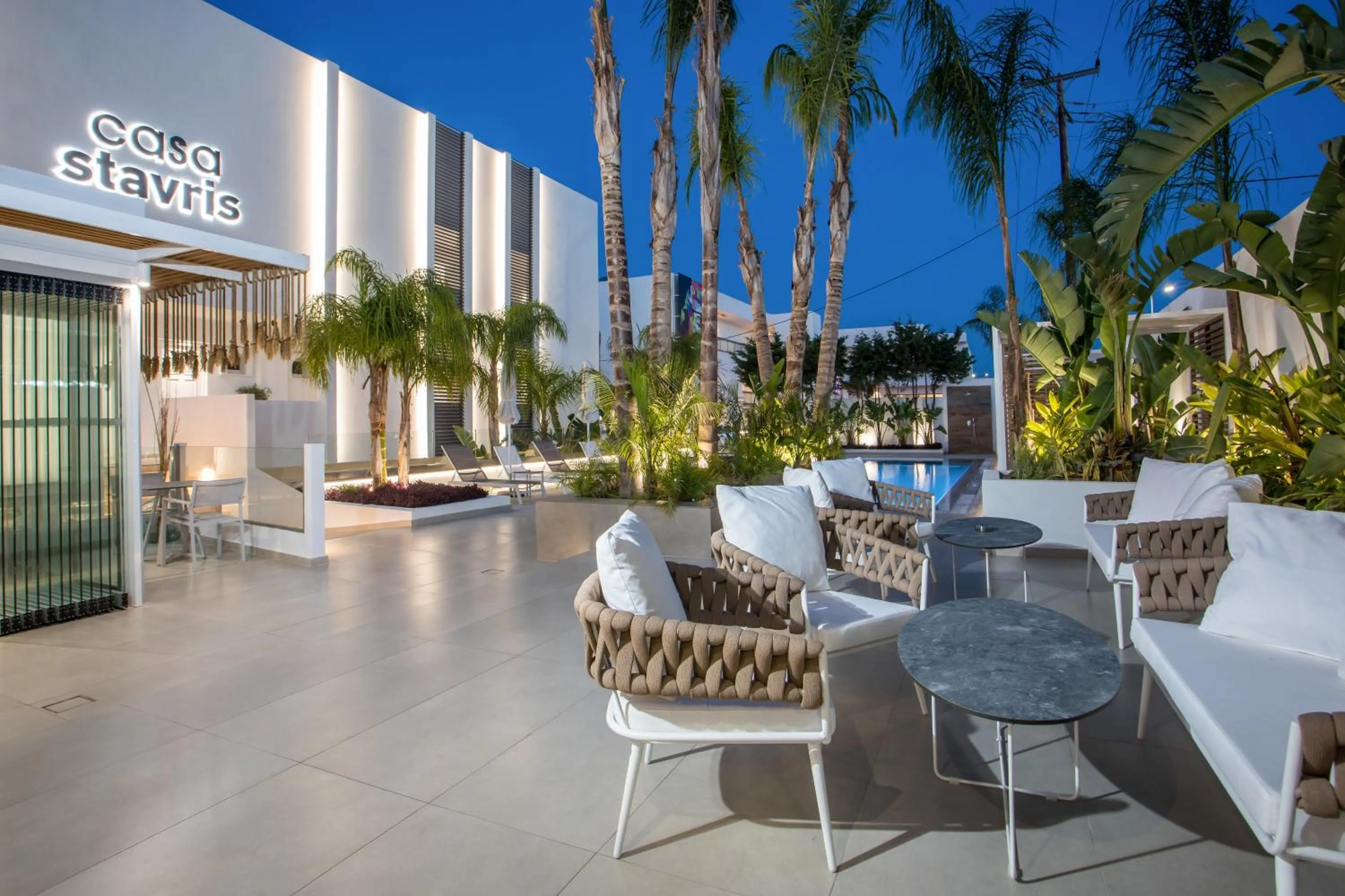 Property building in Casa Stavris