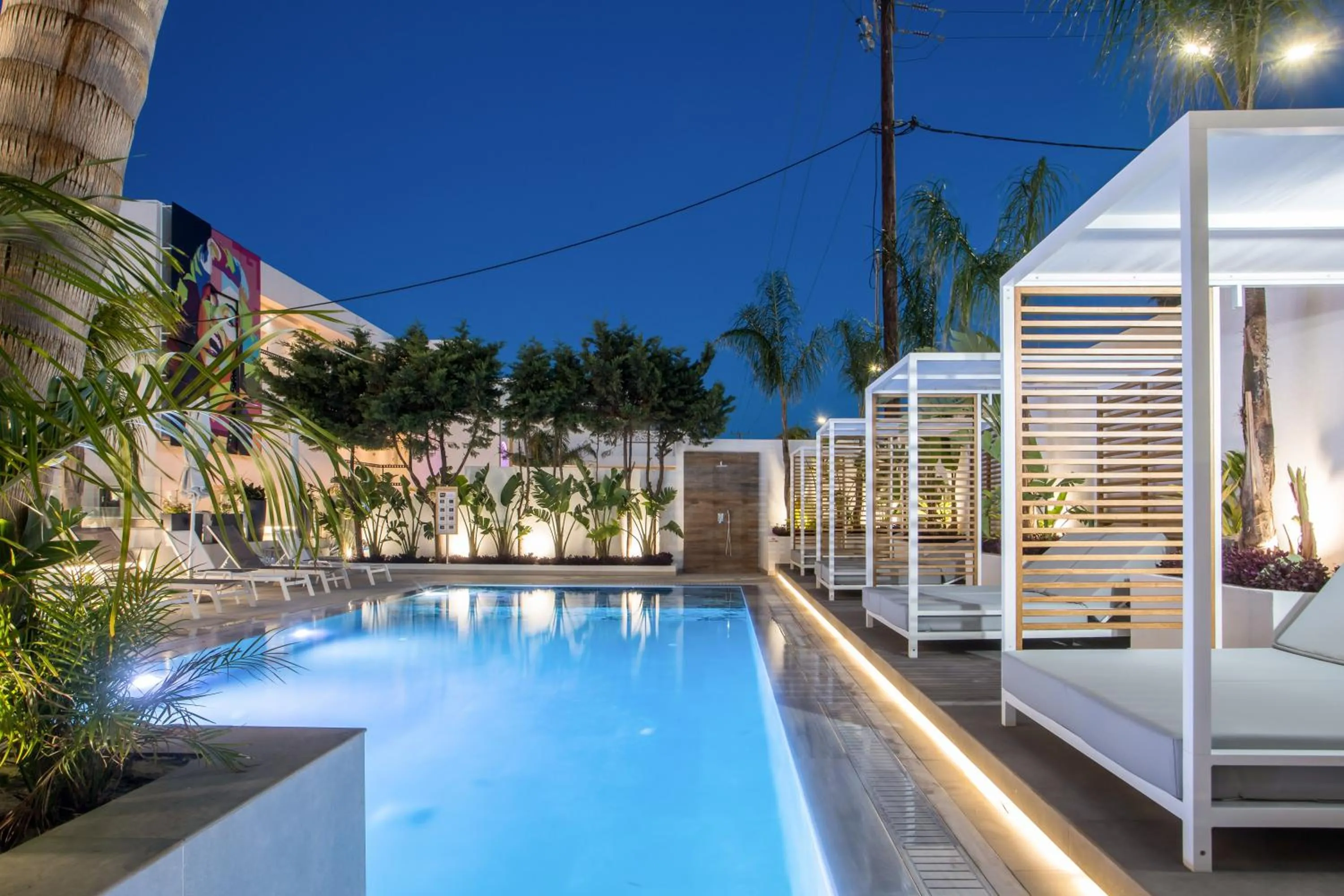 Property building in Casa Stavris