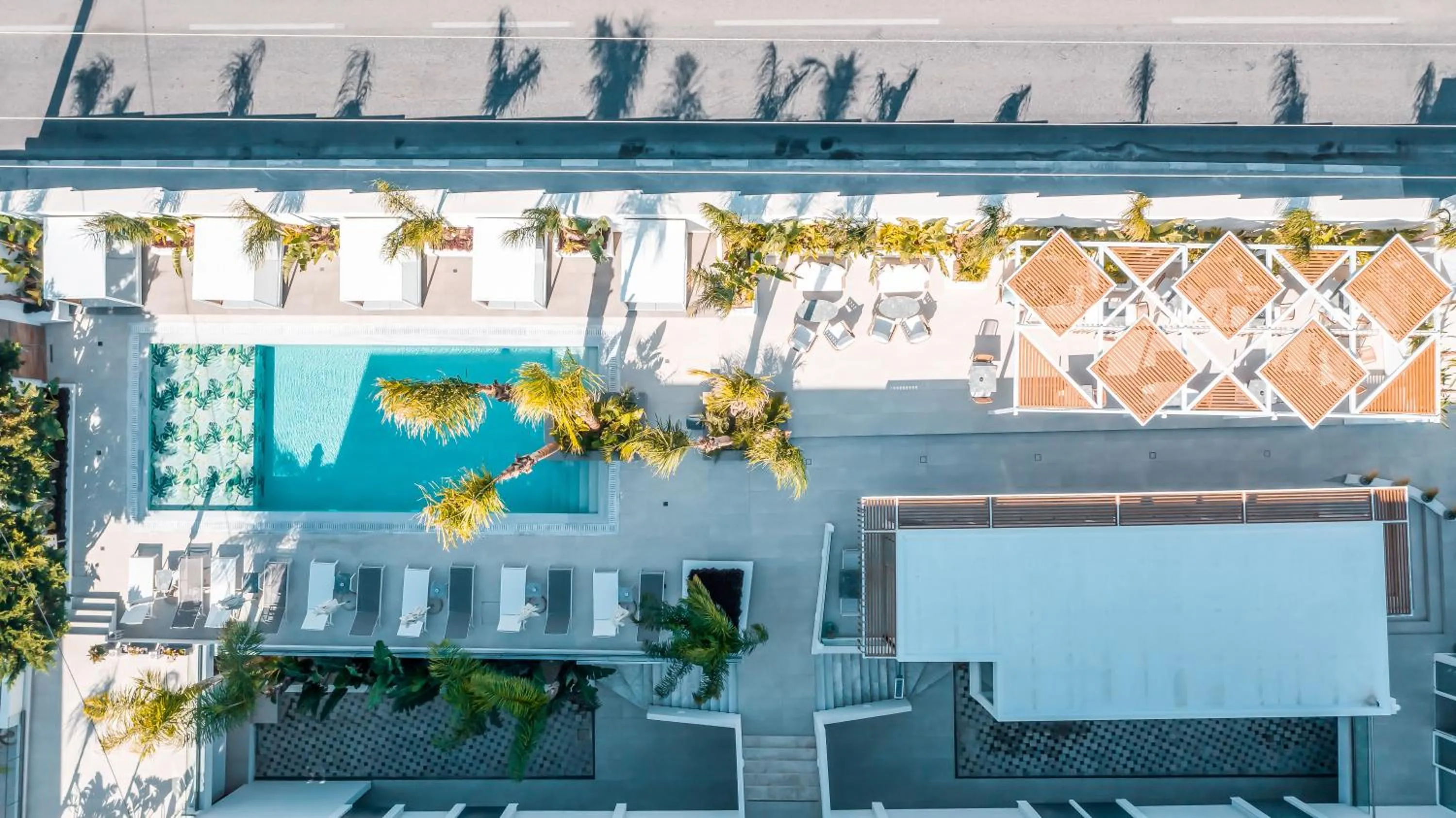 Property building in Casa Stavris