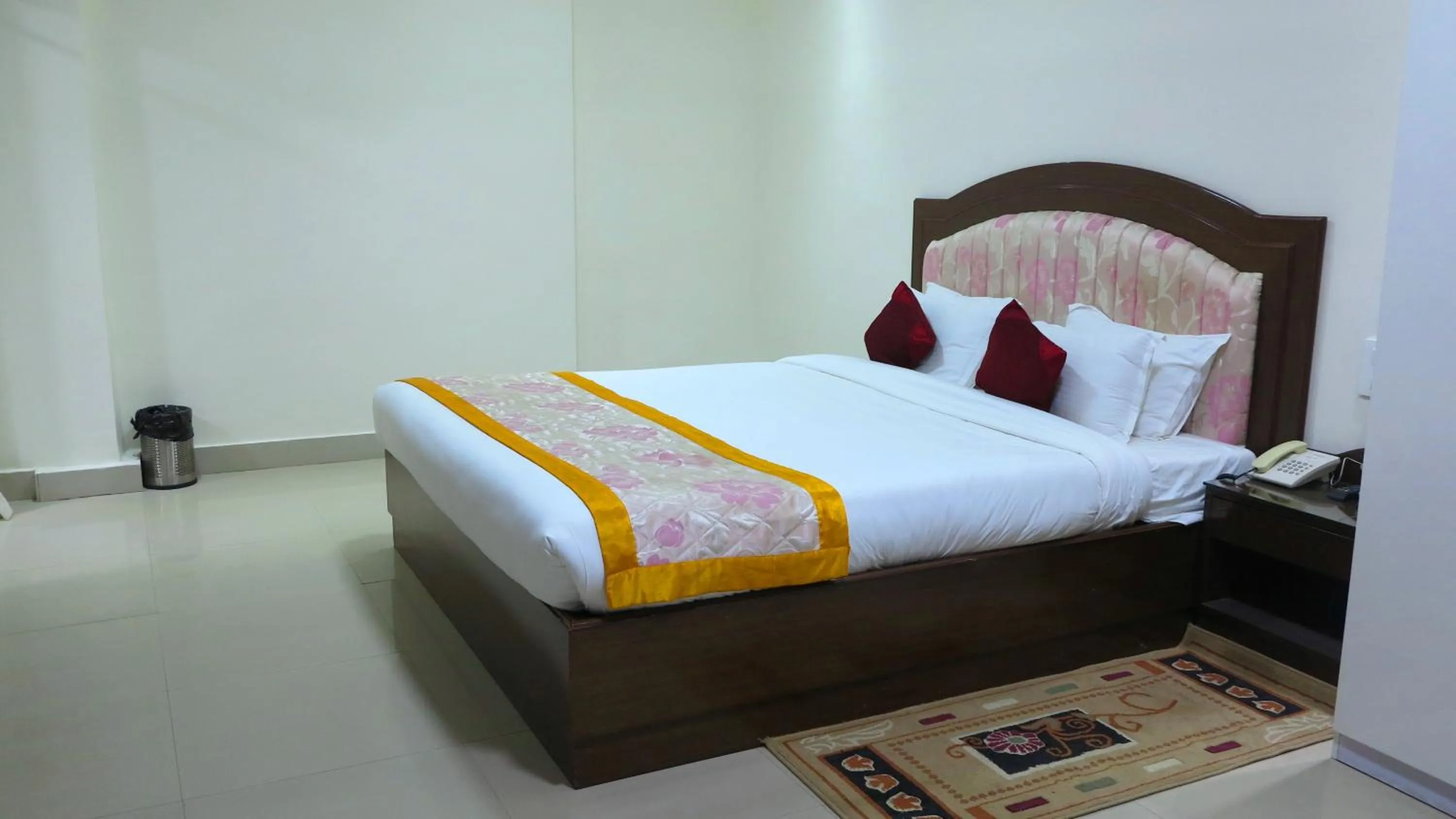 Bed in Bodhgaya Regency Hotel