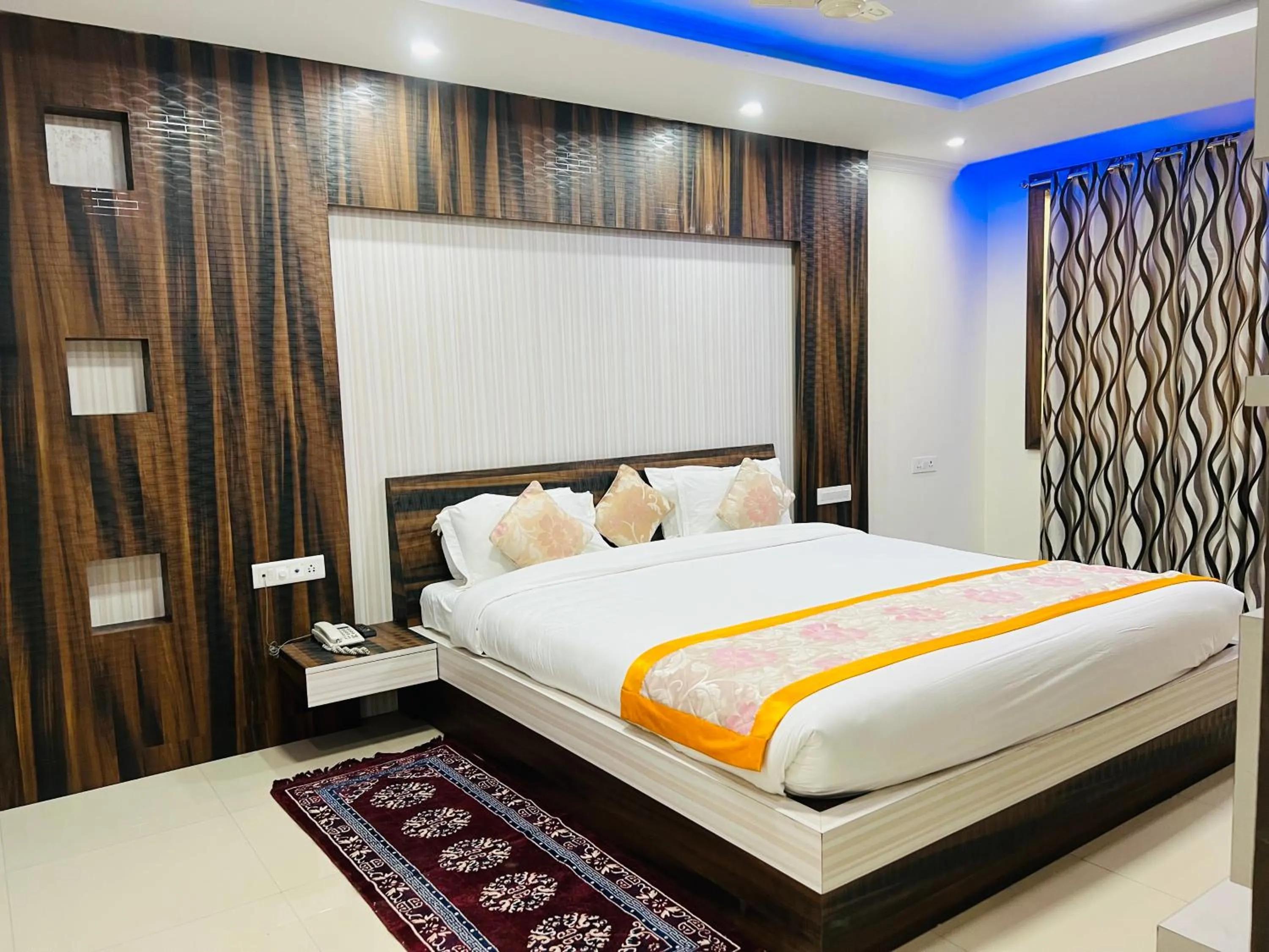 Bed in Bodhgaya Regency Hotel