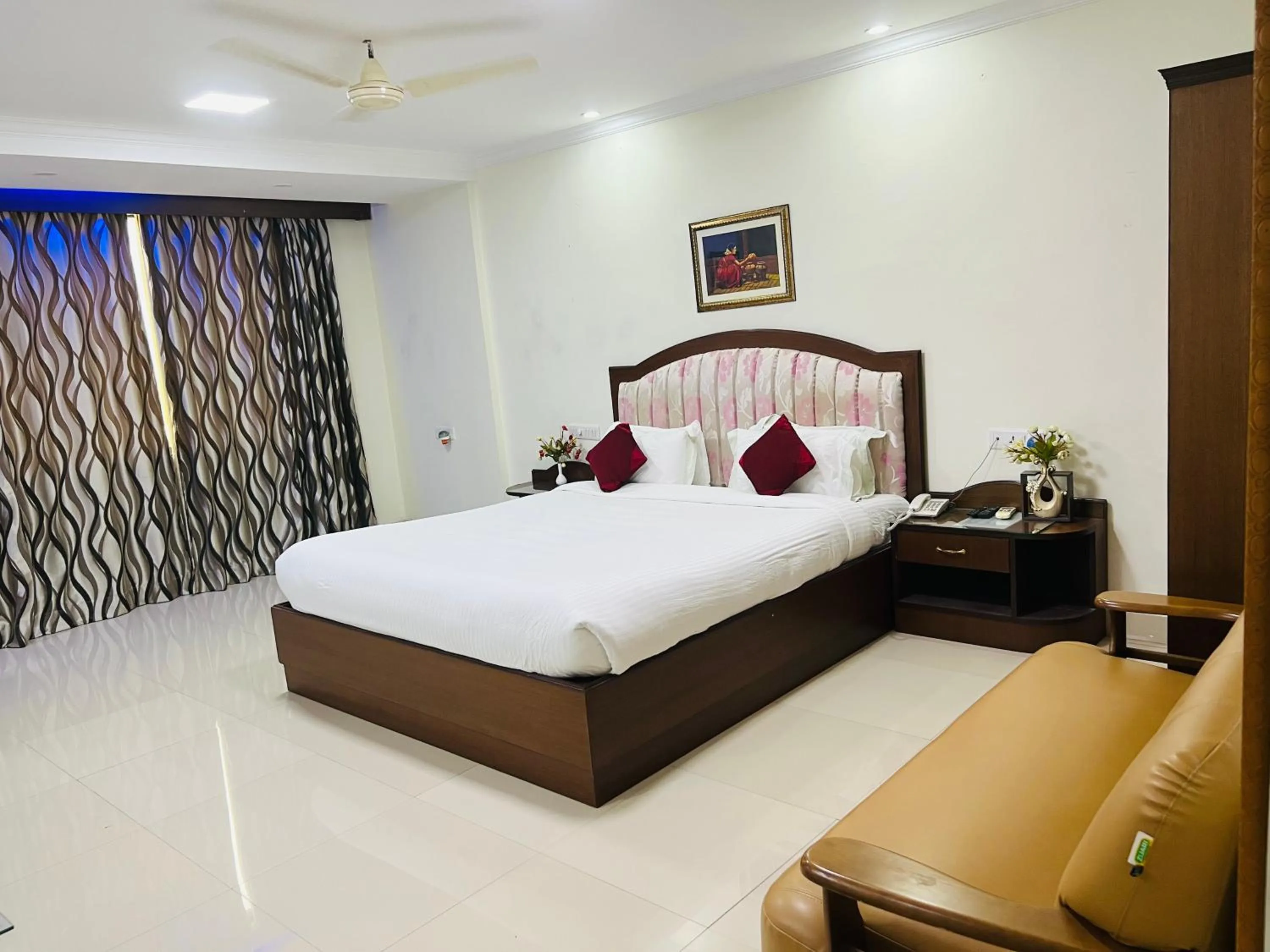 Bed in Bodhgaya Regency Hotel