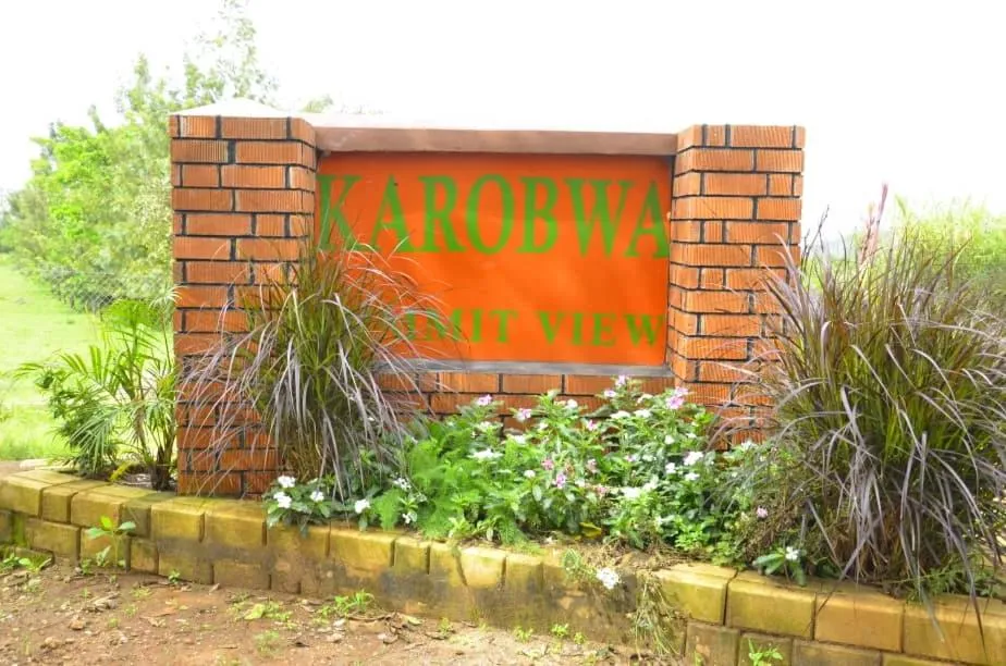Facade/entrance in Karobwa Summit View