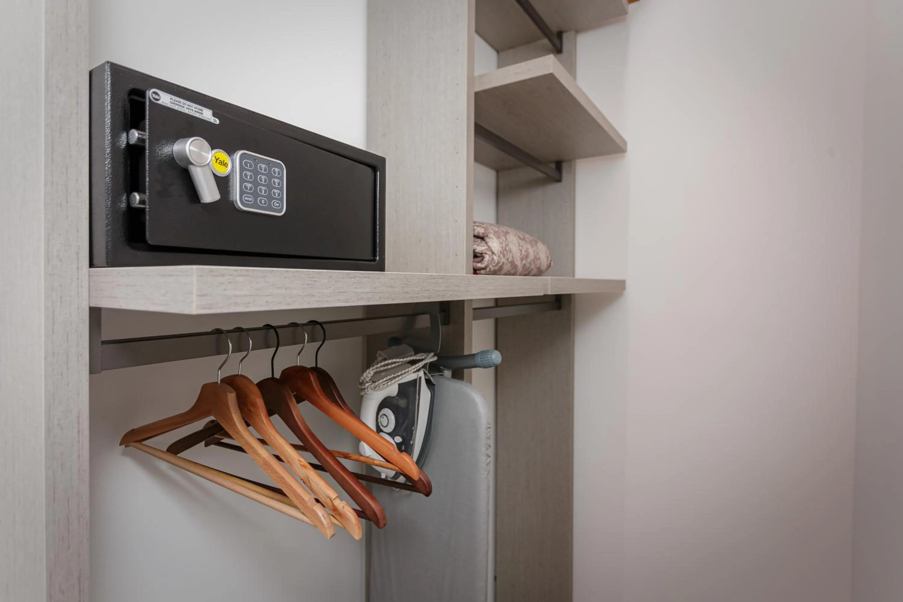 wardrobe in Casa Ananda