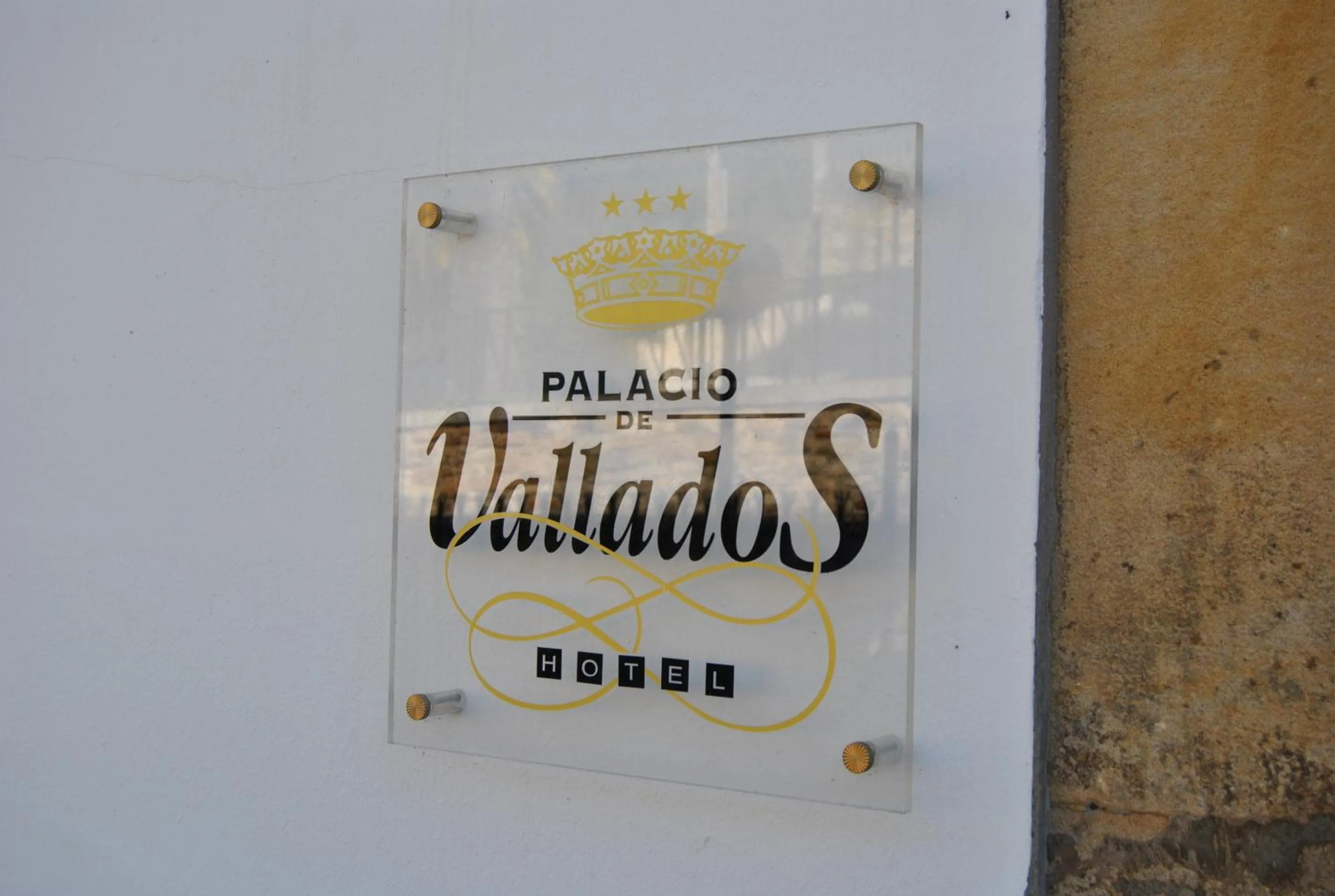 Property logo or sign in Hotel Palacio de los Vallados
