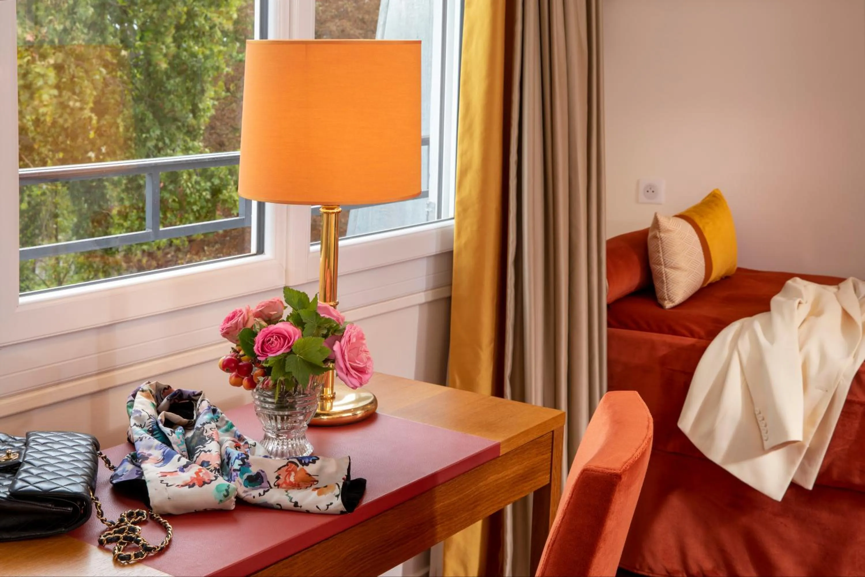 Bed in Hotel De Suede Saint Germain