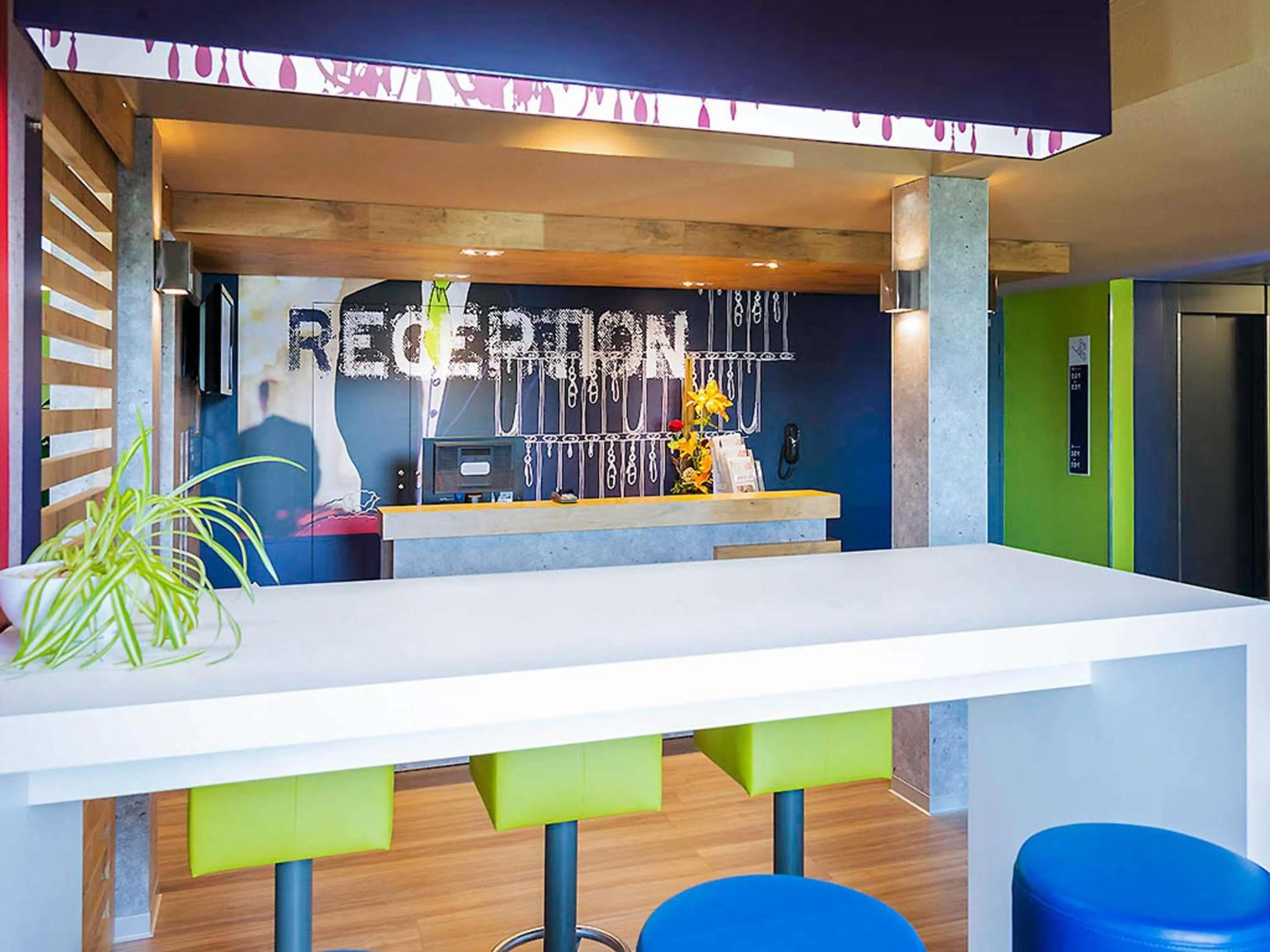 Property building in ibis budget Granville