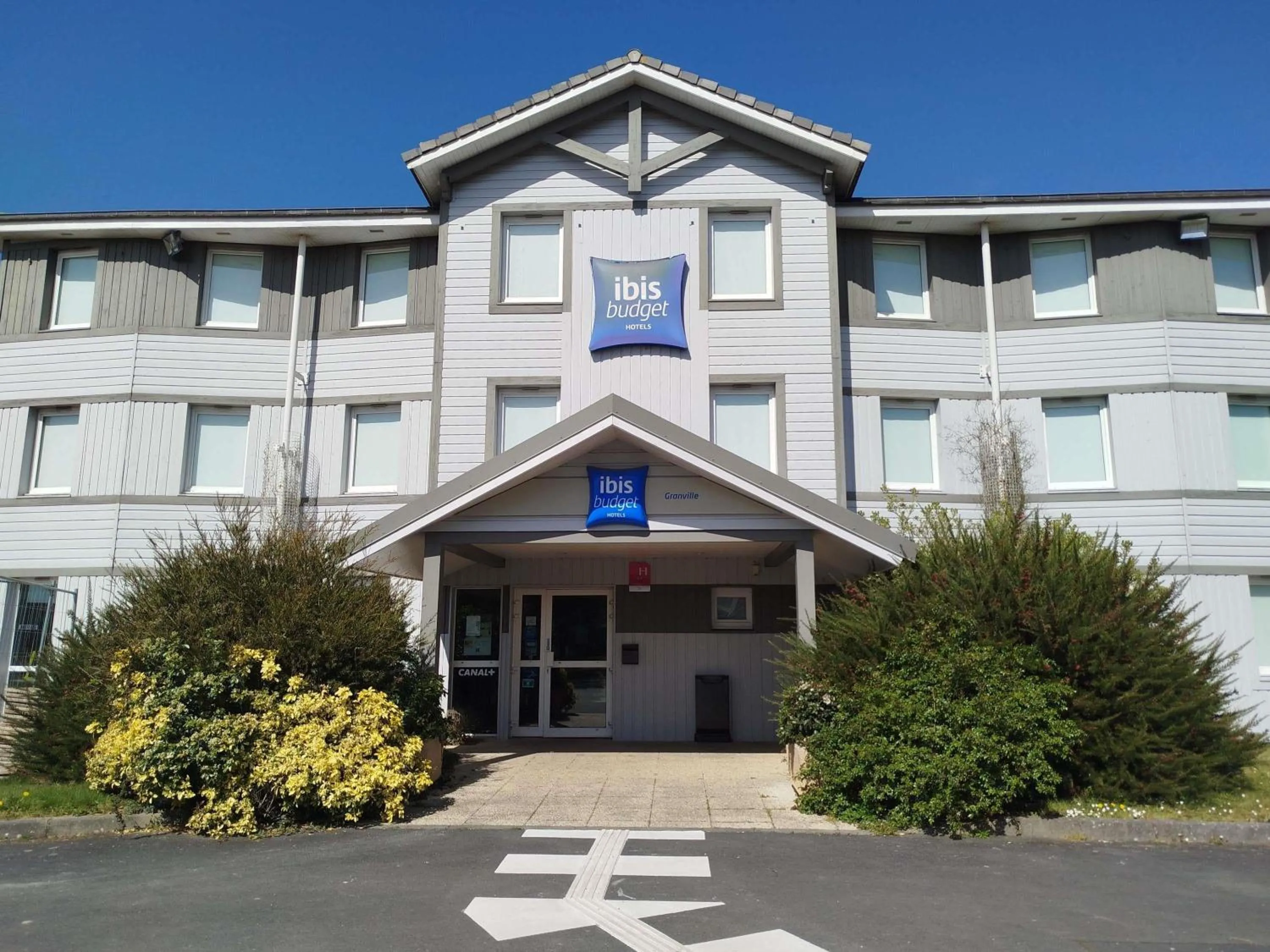 Property building in ibis budget Granville