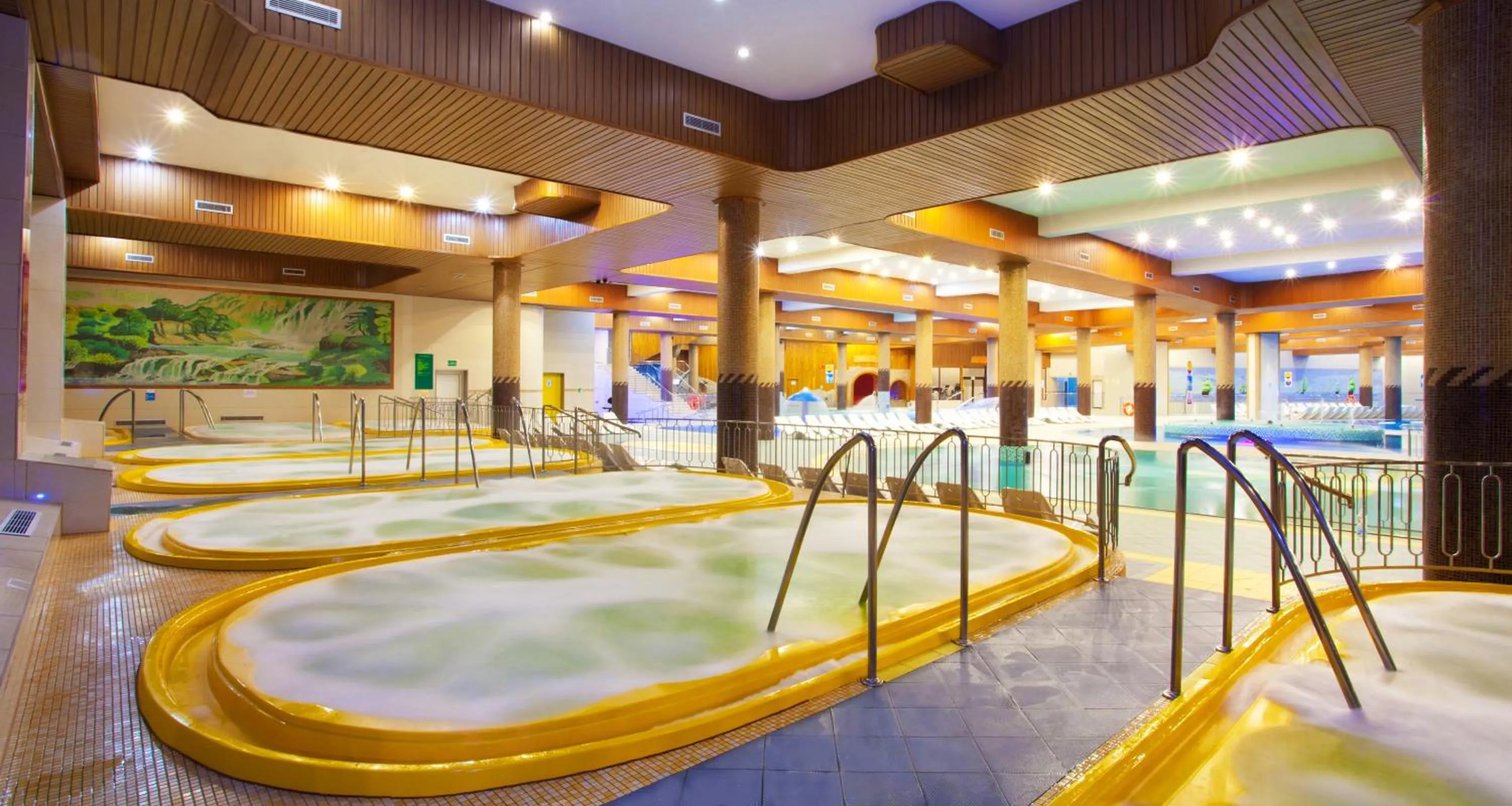 Hot Tub in Hotel Gołębiewski Karpacz