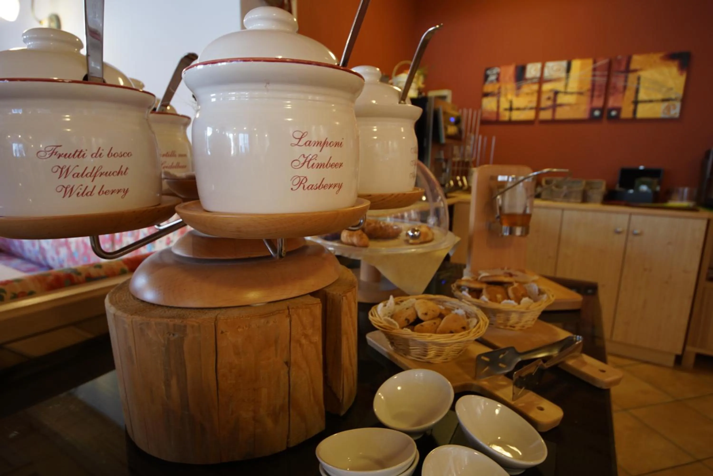 Restaurant/places to eat in Garnì Sirio