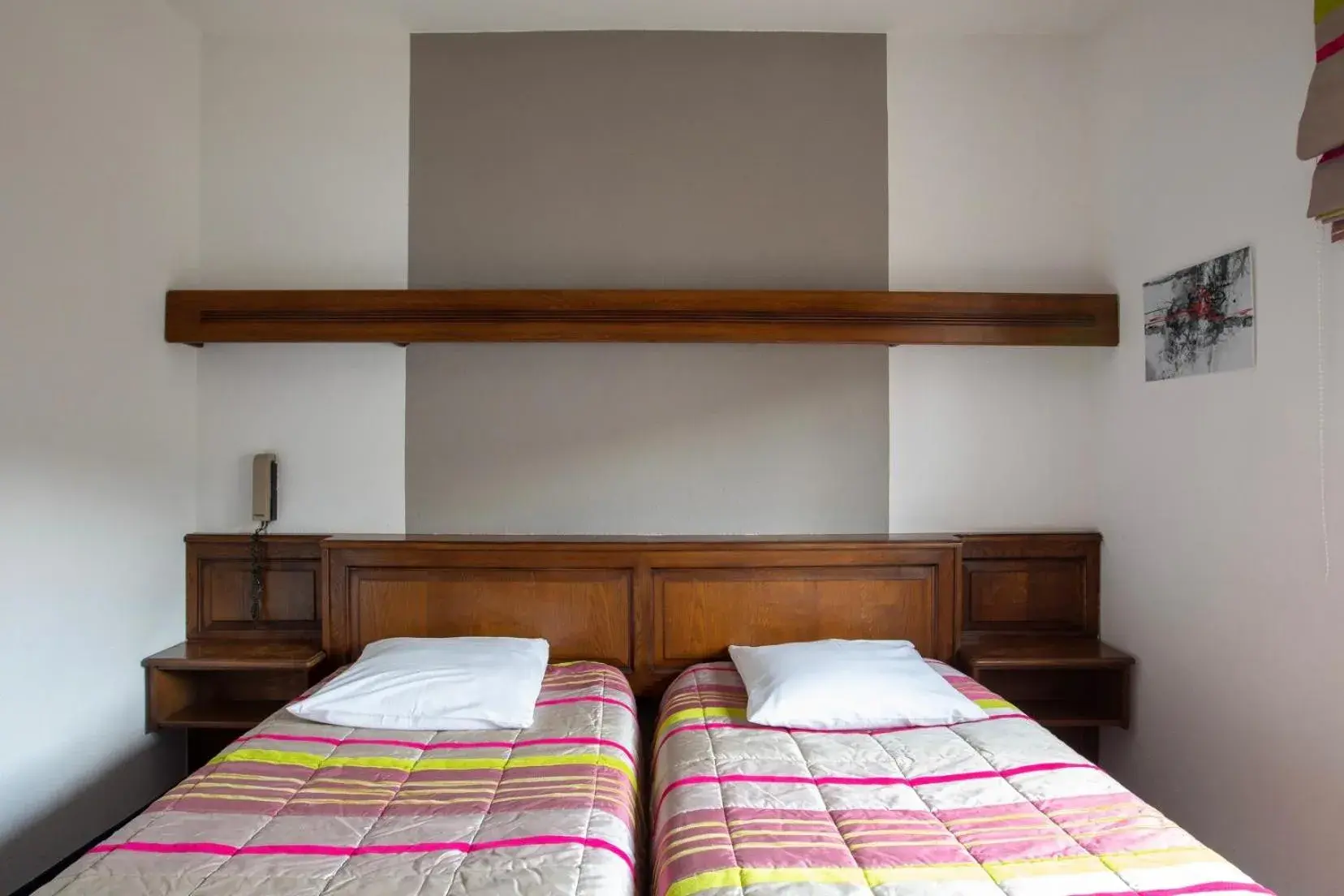 Standard Twin Room in Hôtel Restaurant et Spa Au Tilleul Standard Twin Room in Hôtel Restaurant et Spa Au Tilleul