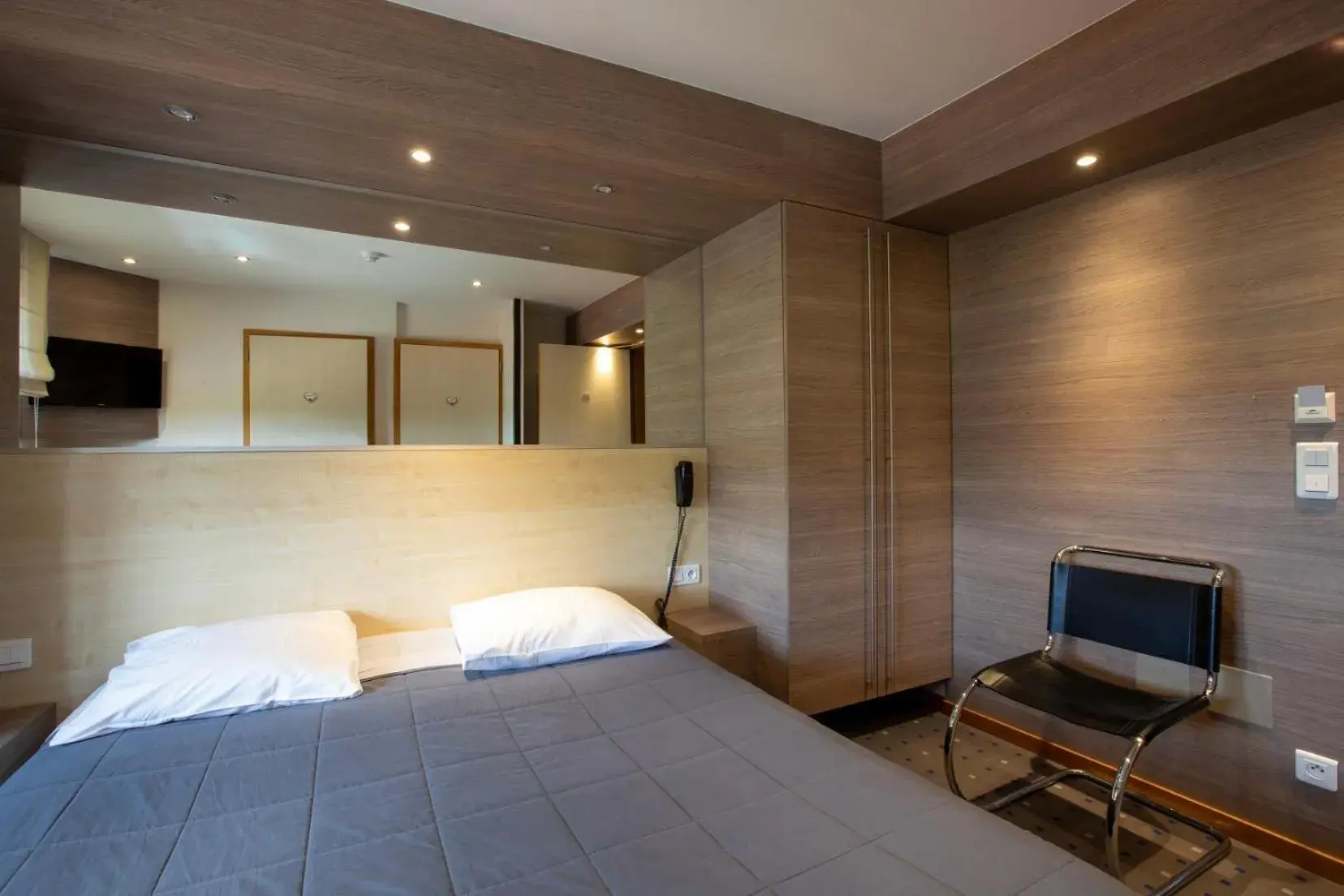 Superior Double Room in Hôtel Restaurant et Spa Au Tilleul Superior Double Room in Hôtel Restaurant et Spa Au Tilleul