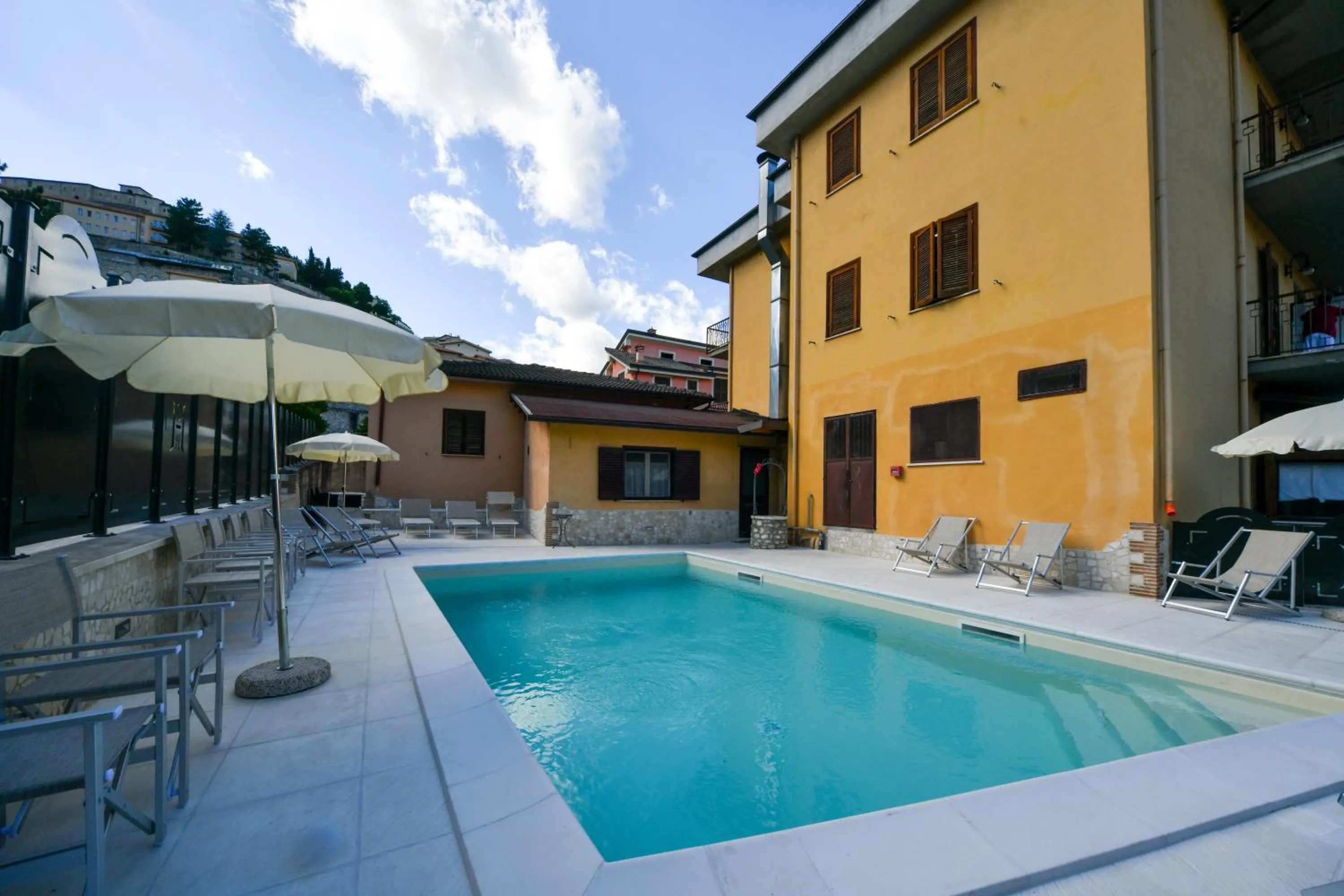 Swimming pool in Hotel Cascia Ristorante