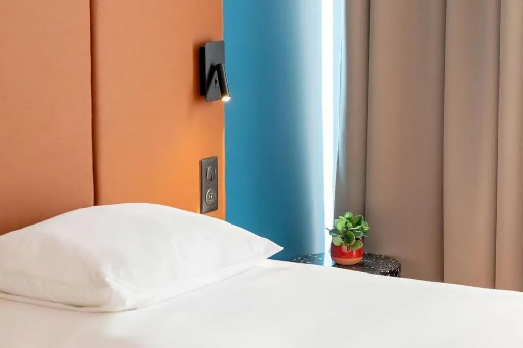 Bed in ibis Nice Centre Notre Dame