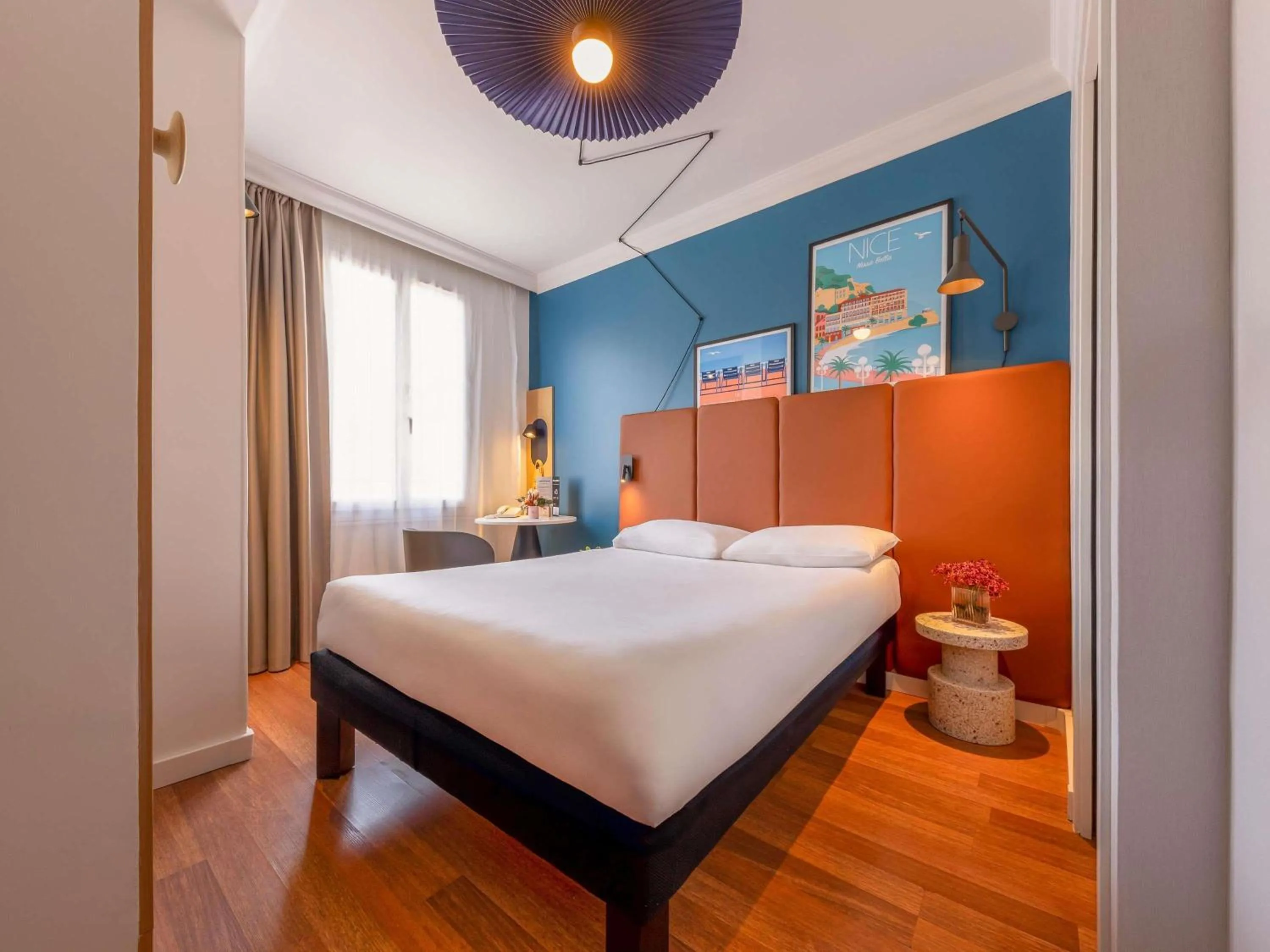 Bedroom, Bed in ibis Nice Centre Notre Dame