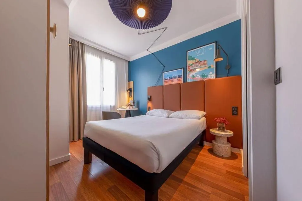 Bed in ibis Nice Centre Notre Dame