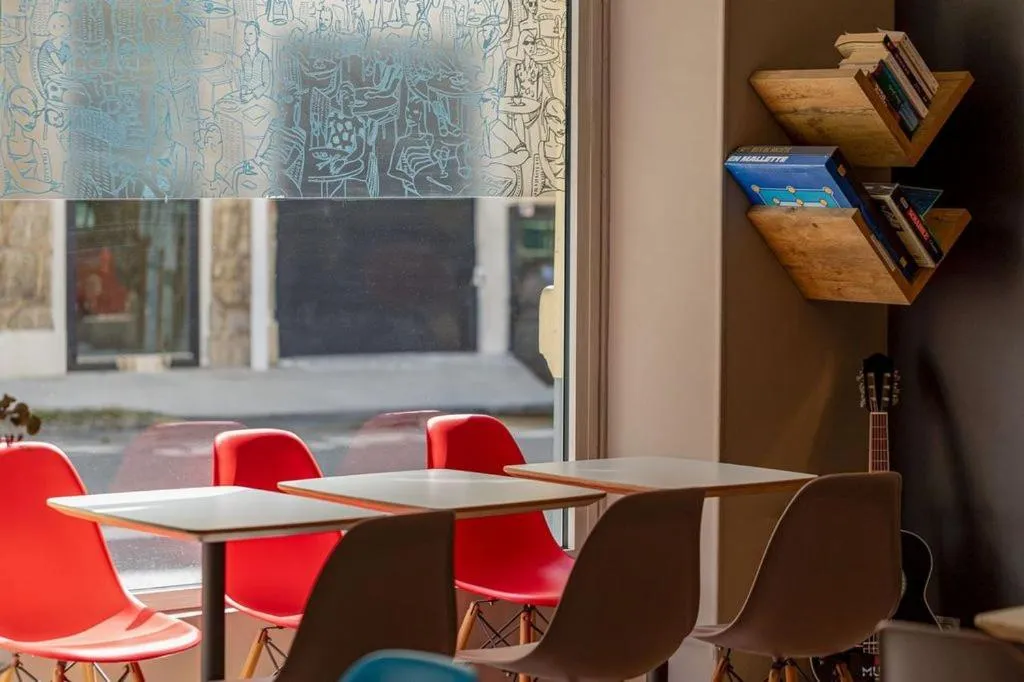 Dining area in ibis Nice Centre Notre Dame