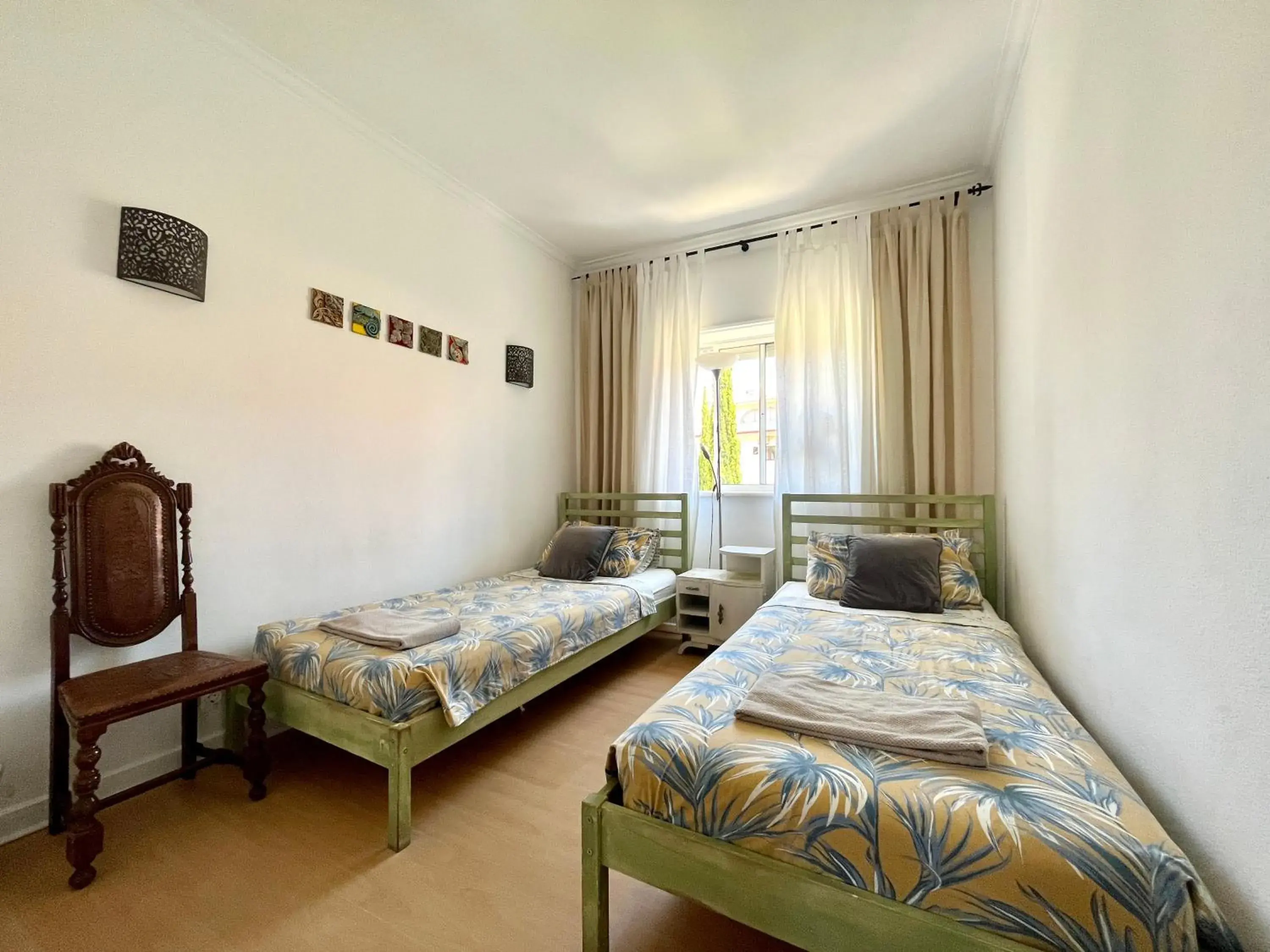 Twin Room with Shared Bathroom in Ljmonade Hostel Twin Room with Shared Bathroom in Ljmonade Hostel