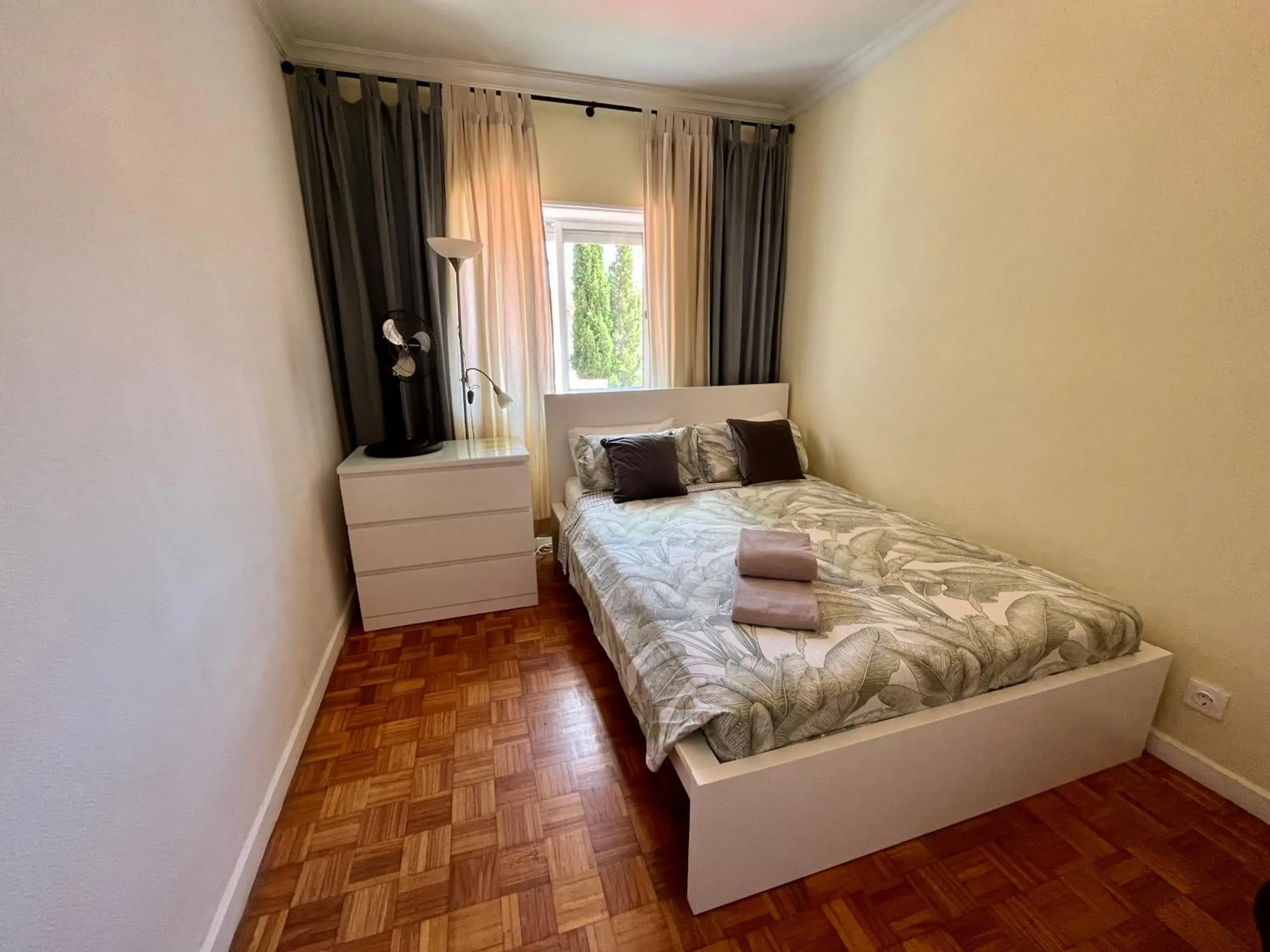 Double Room with Shared Bathroom in Ljmonade Hostel Double Room with Shared Bathroom in Ljmonade Hostel