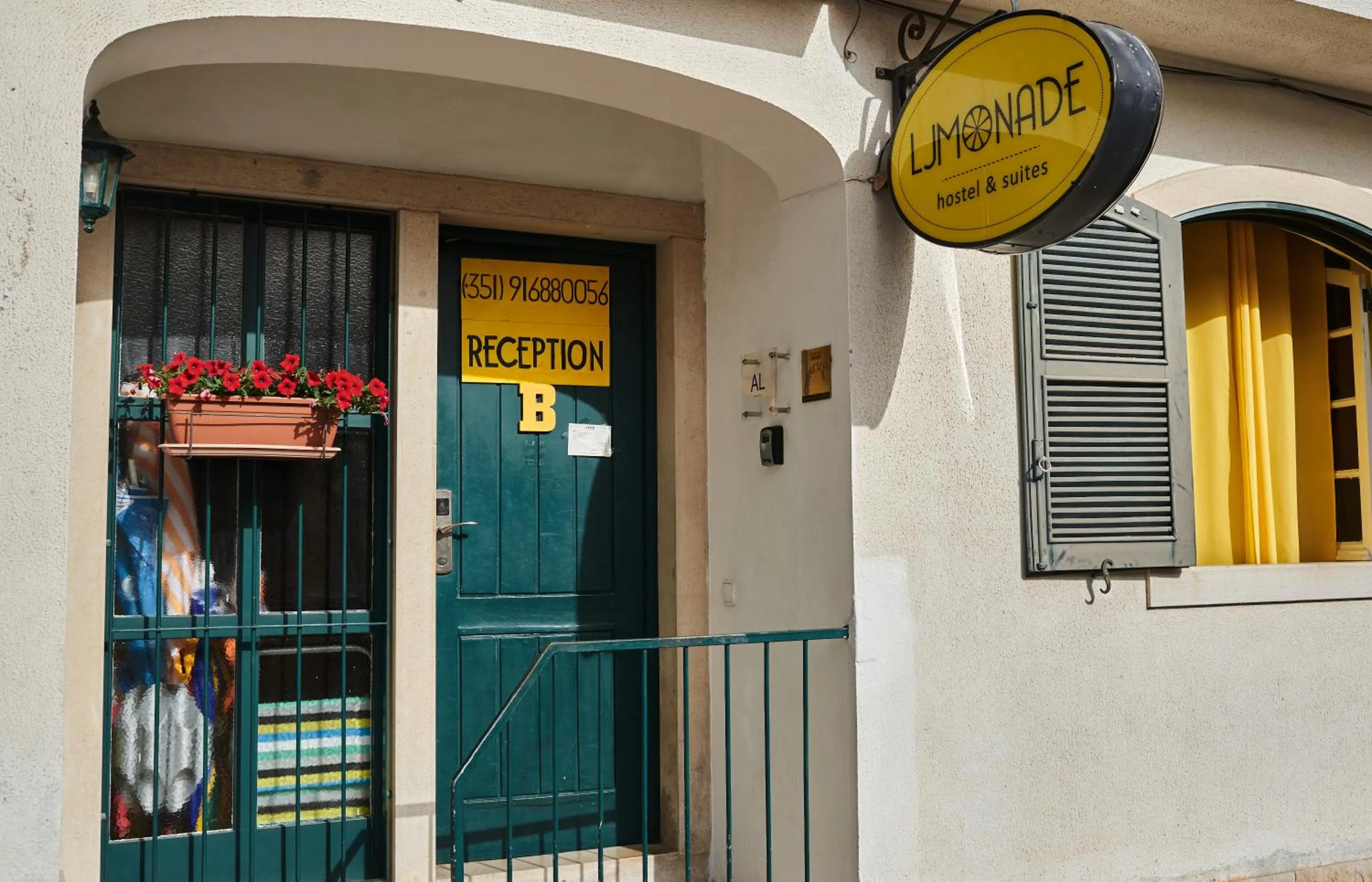 Ljmonade Hostel