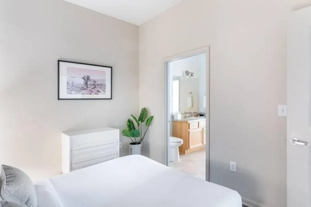 Bed in Mint House Greenville - Downtown