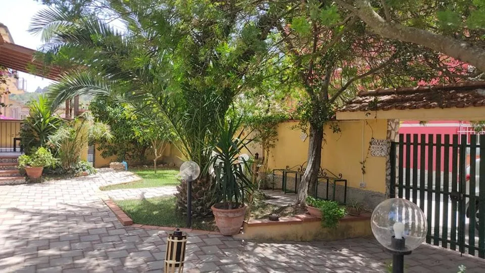 Garden view in Villa Rahal