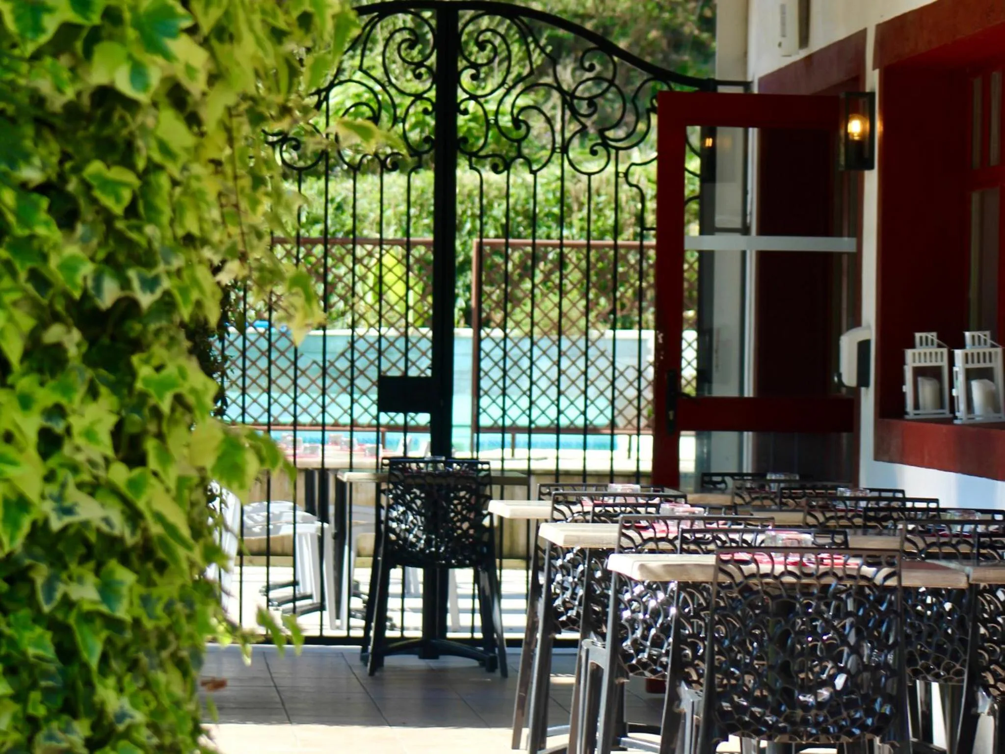 Restaurant/places to eat in Les Collines Iduki