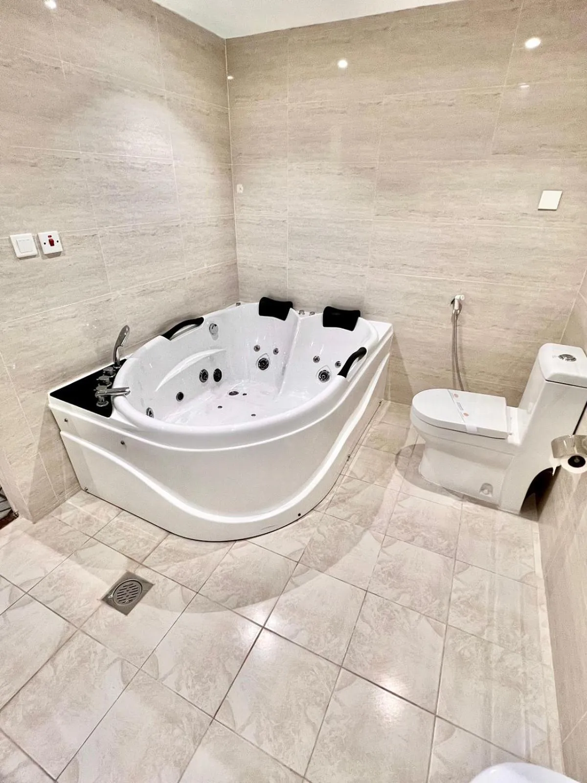 Bathroom in Al Muhaidb Residence Al Maidan