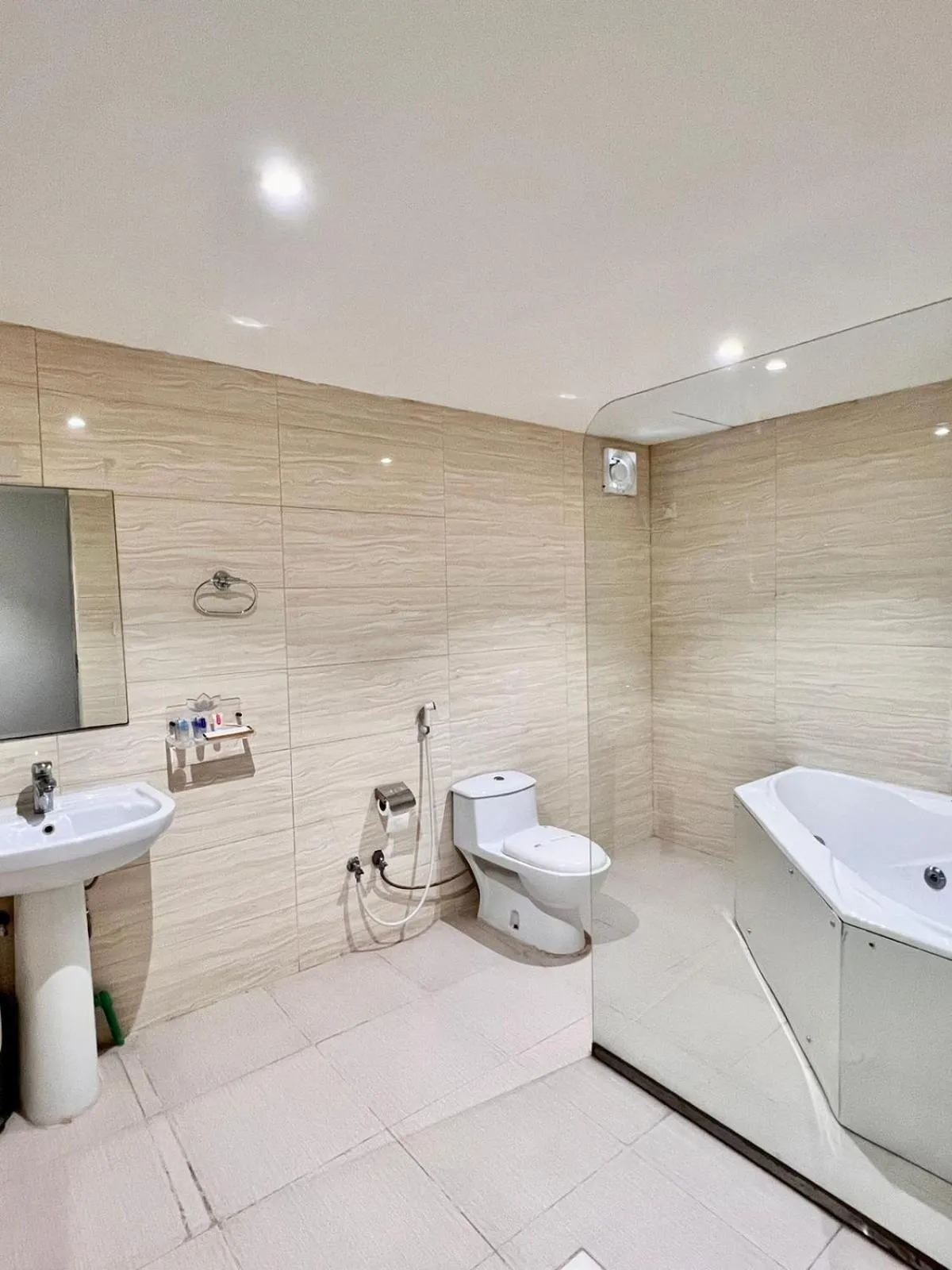 Bathroom in Al Muhaidb Residence Al Maidan