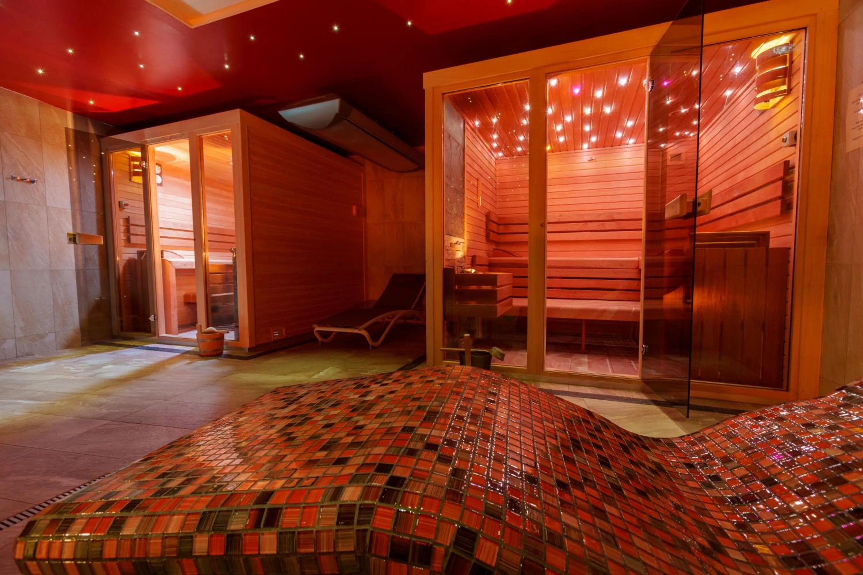 Spa and wellness centre/facilities, Bed in Hotel Künstleralm