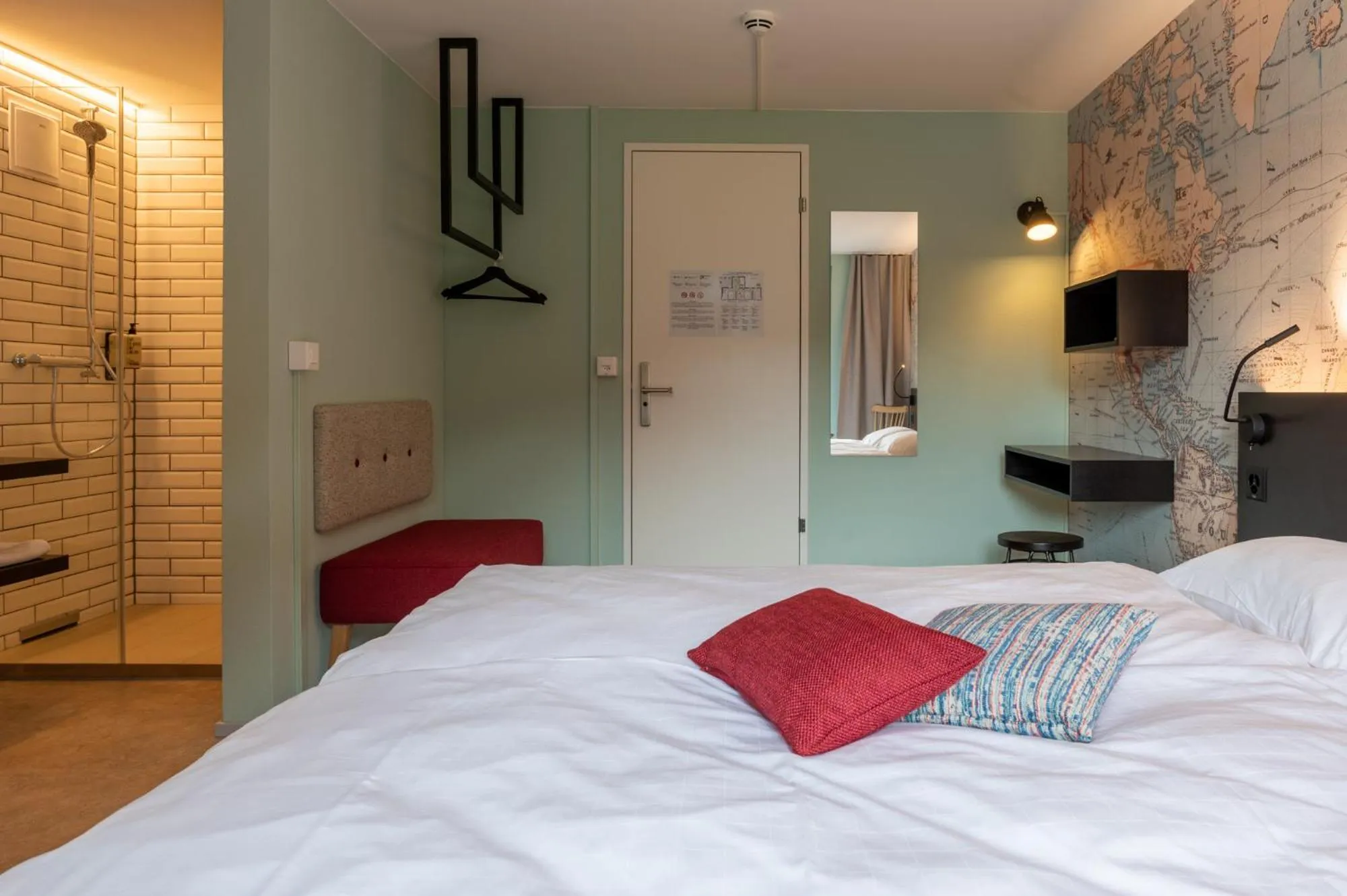 Bed in Emma's B&B - Self Check-in Hotel