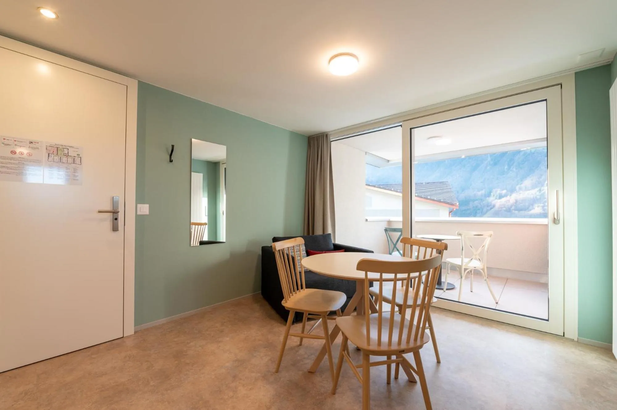 Living room in Emma's B&B - Self Check-in Hotel