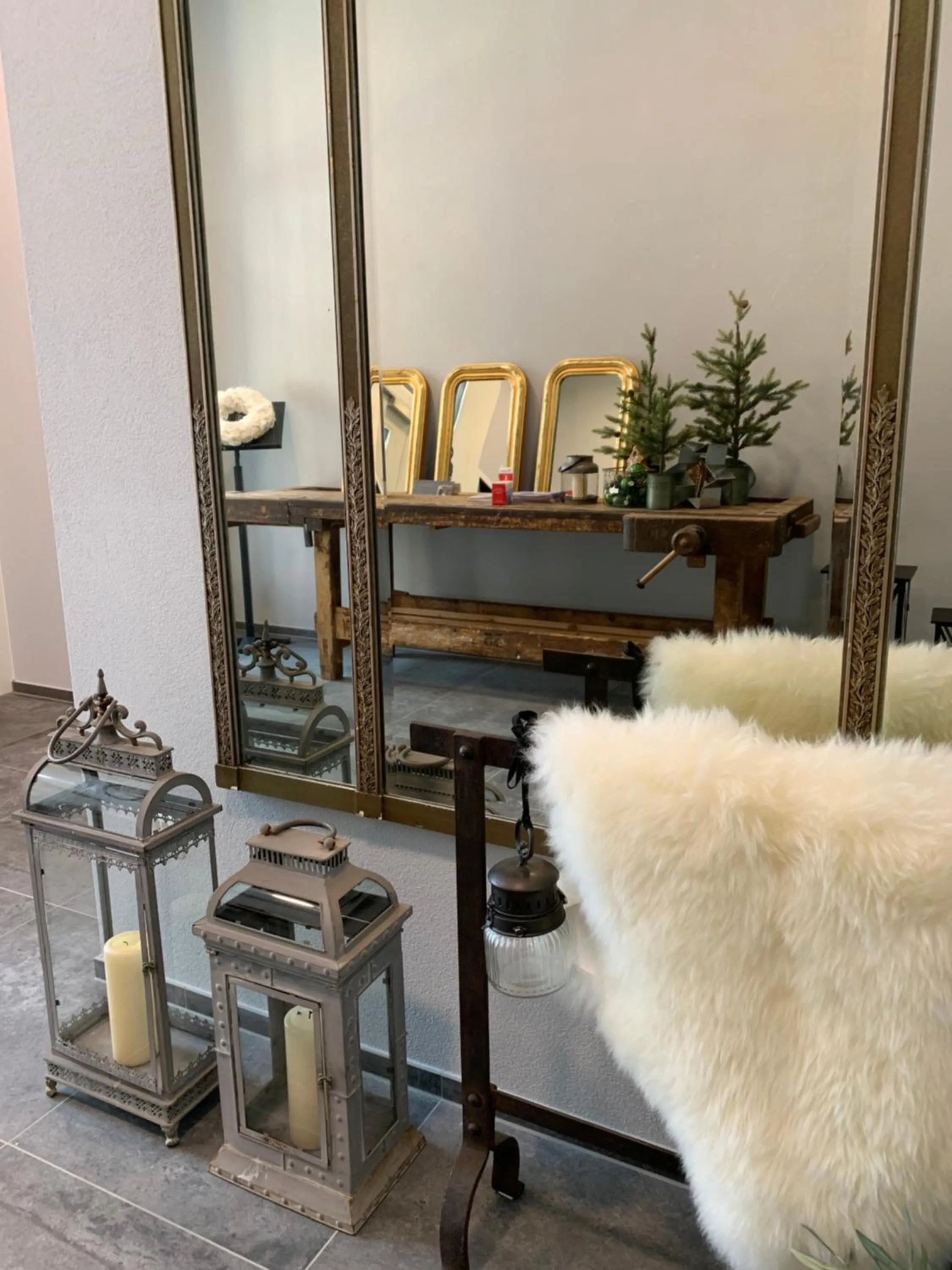 Decorative detail in Emma's B&B - Self Check-in Hotel