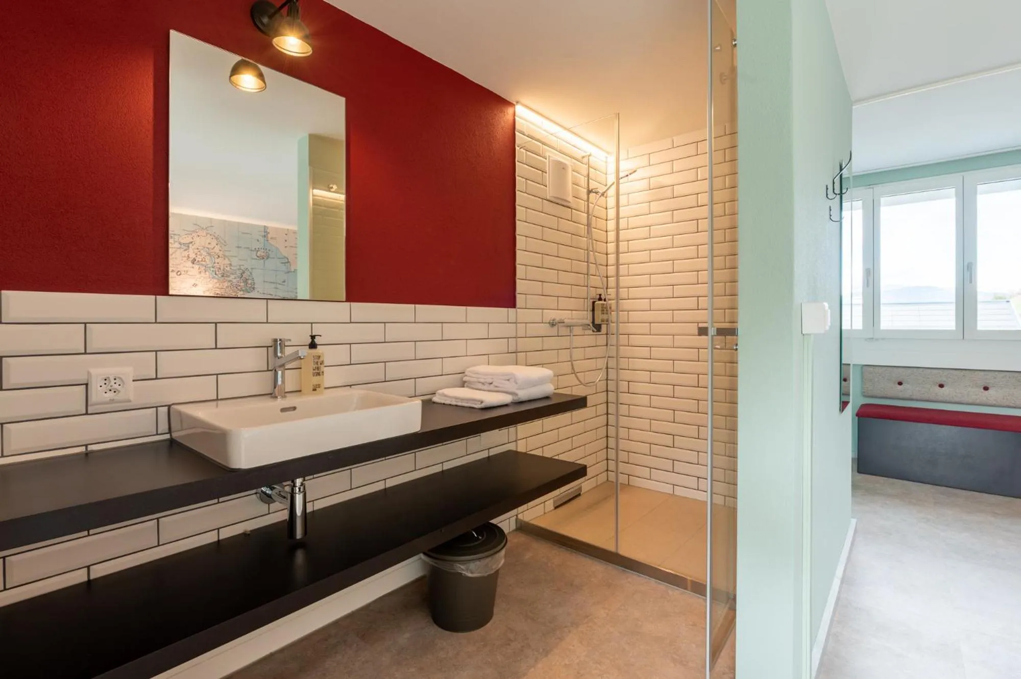 Shower in Emma's B&B - Self Check-in Hotel