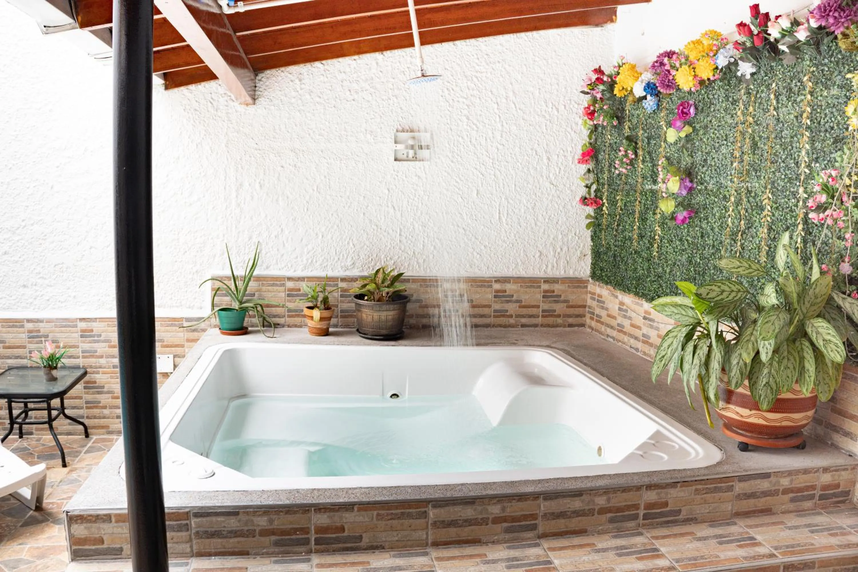Hot Tub in Hotel Colores Boutique