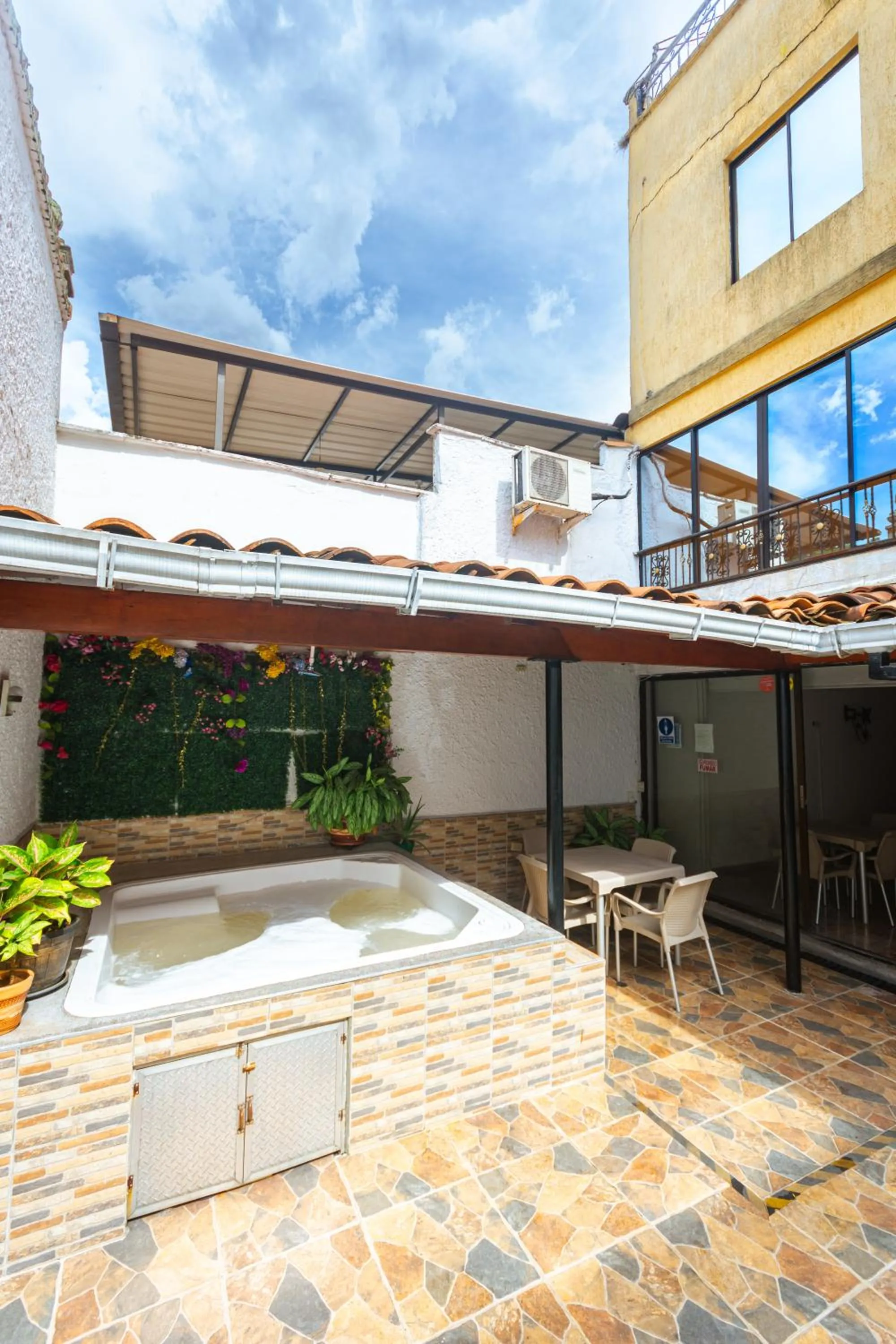 Hot Tub in Hotel Colores Boutique