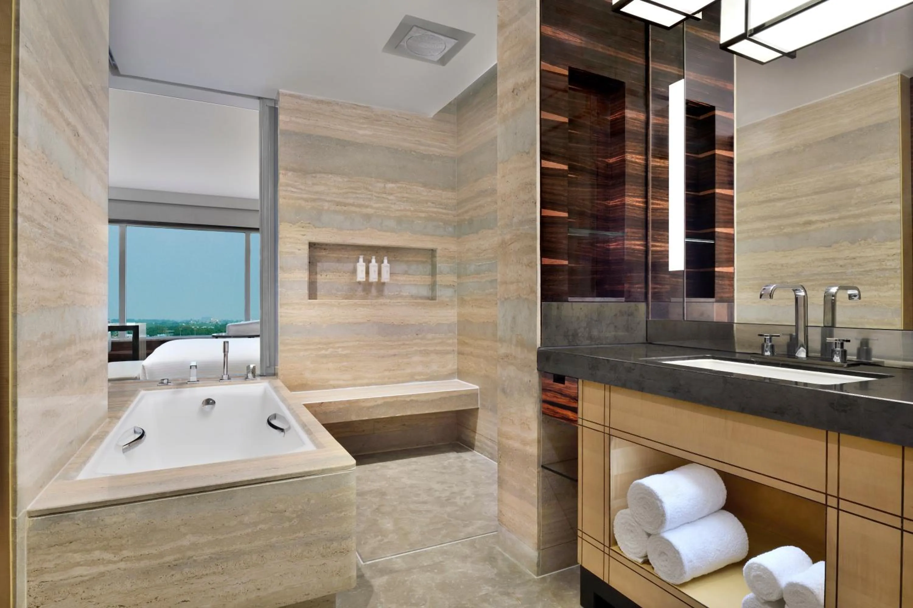 Bathroom, Bed in JW Marriott Hotel New Delhi Aerocity