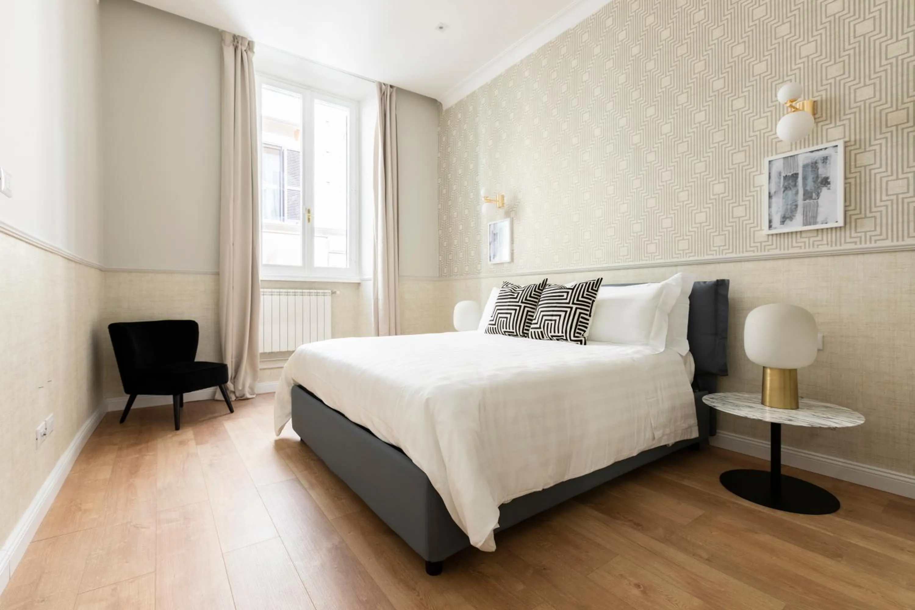 Bed in Louly Spanish Steps