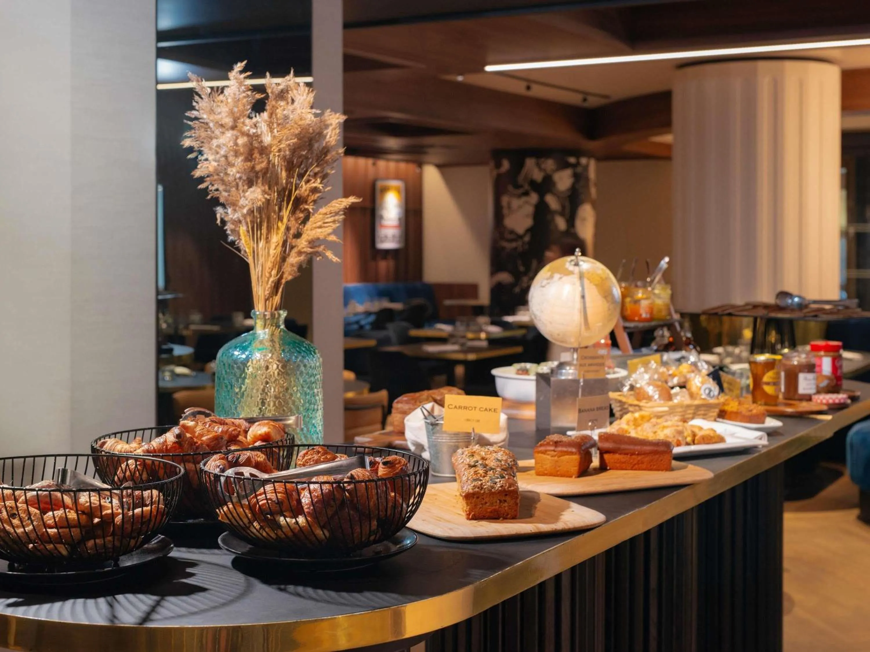 Breakfast in Mercure Lyon Centre Saxe Lafayette