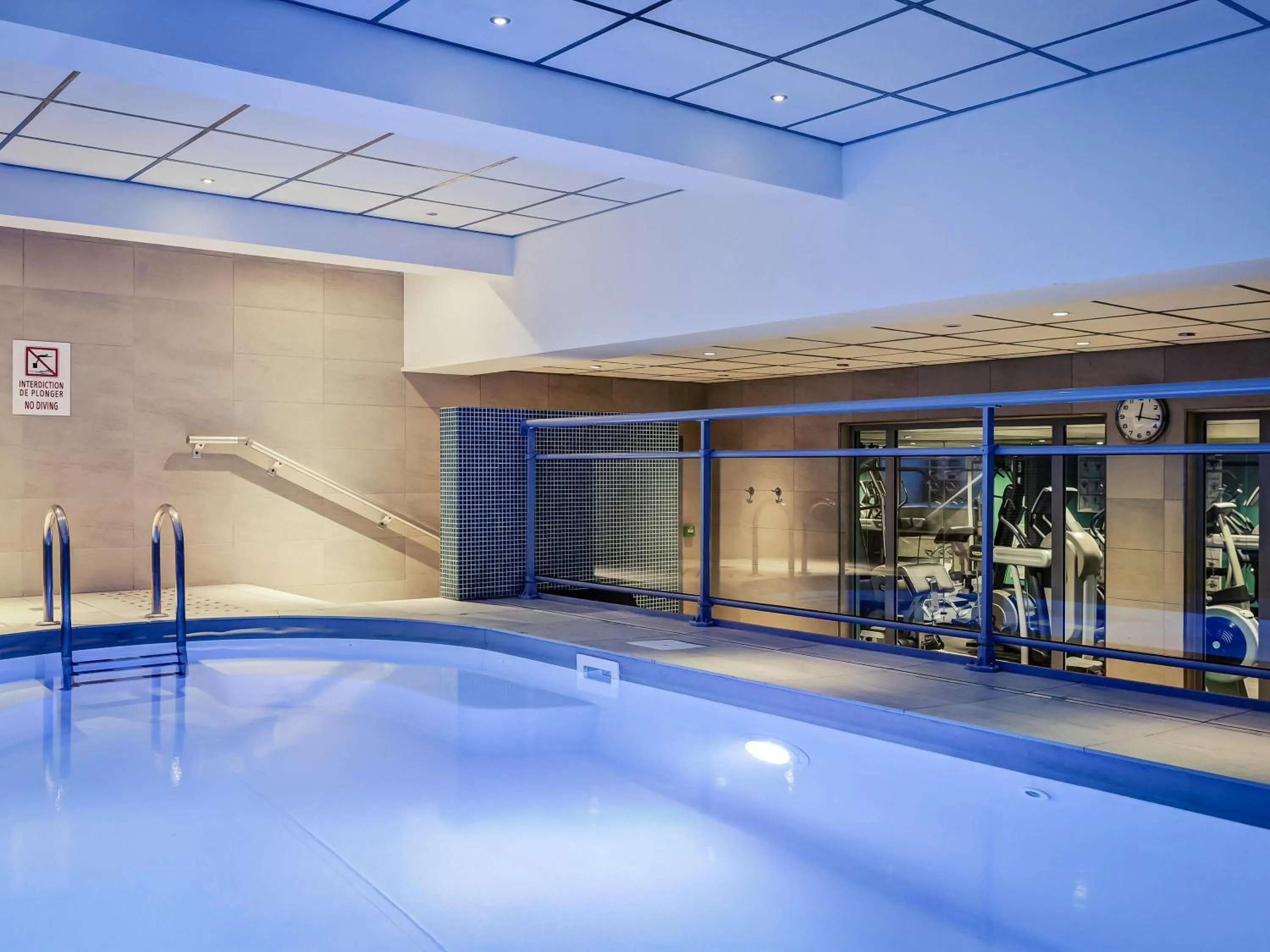 Pool view in Mercure Lyon Centre Saxe Lafayette