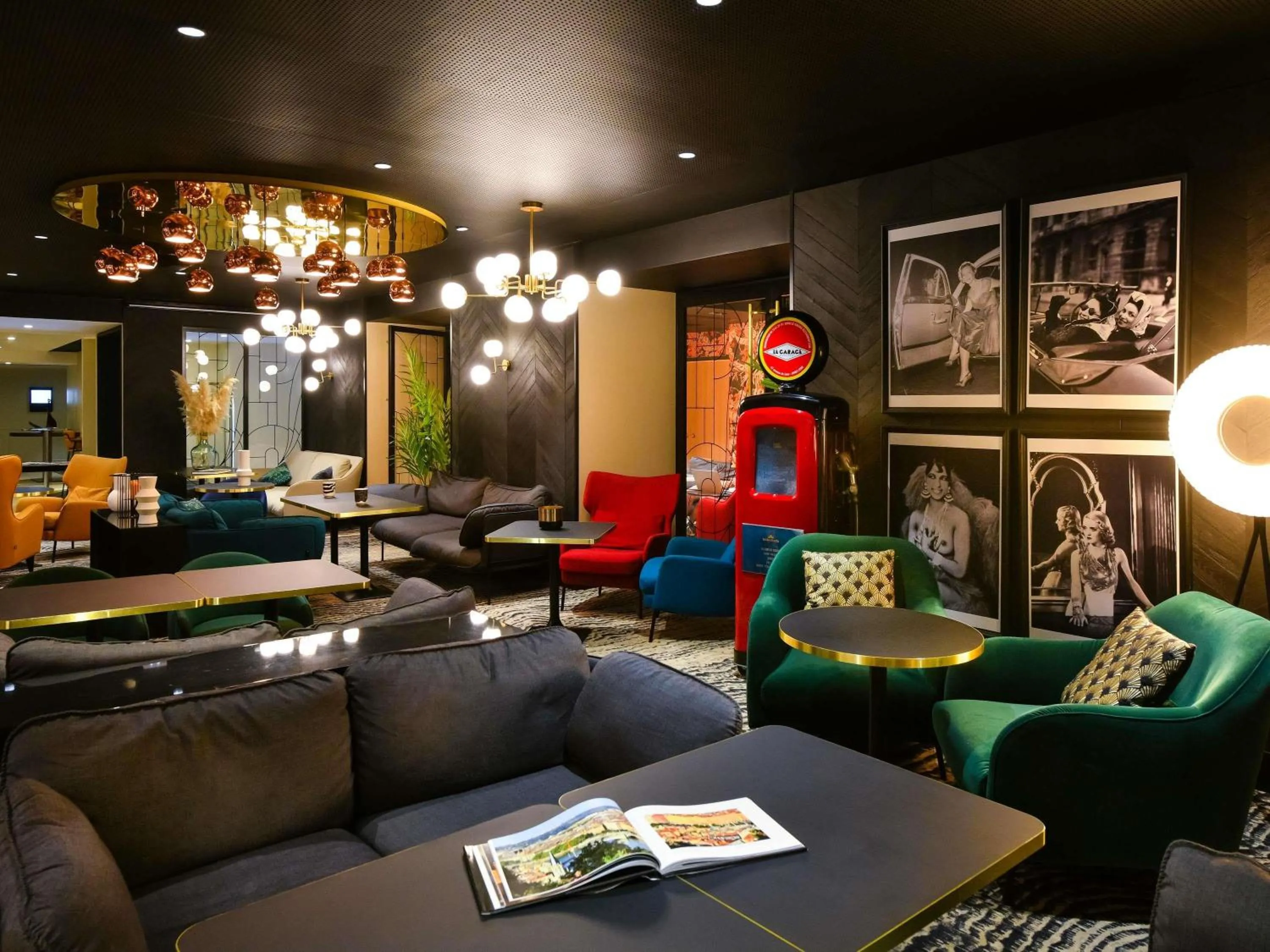 Lounge or bar in Mercure Lyon Centre Saxe Lafayette