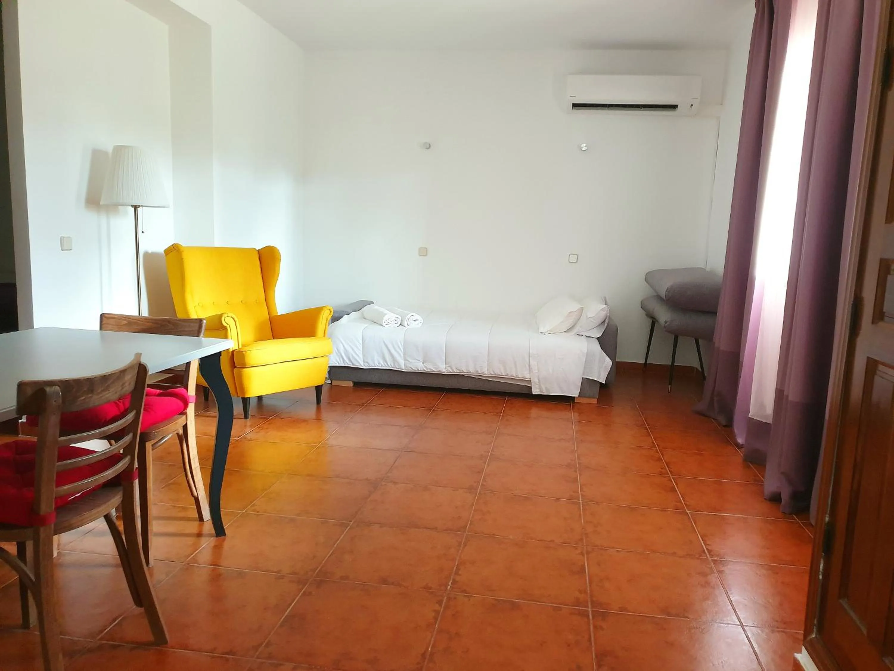 Living room, Bed in El Rincón de la ESPE