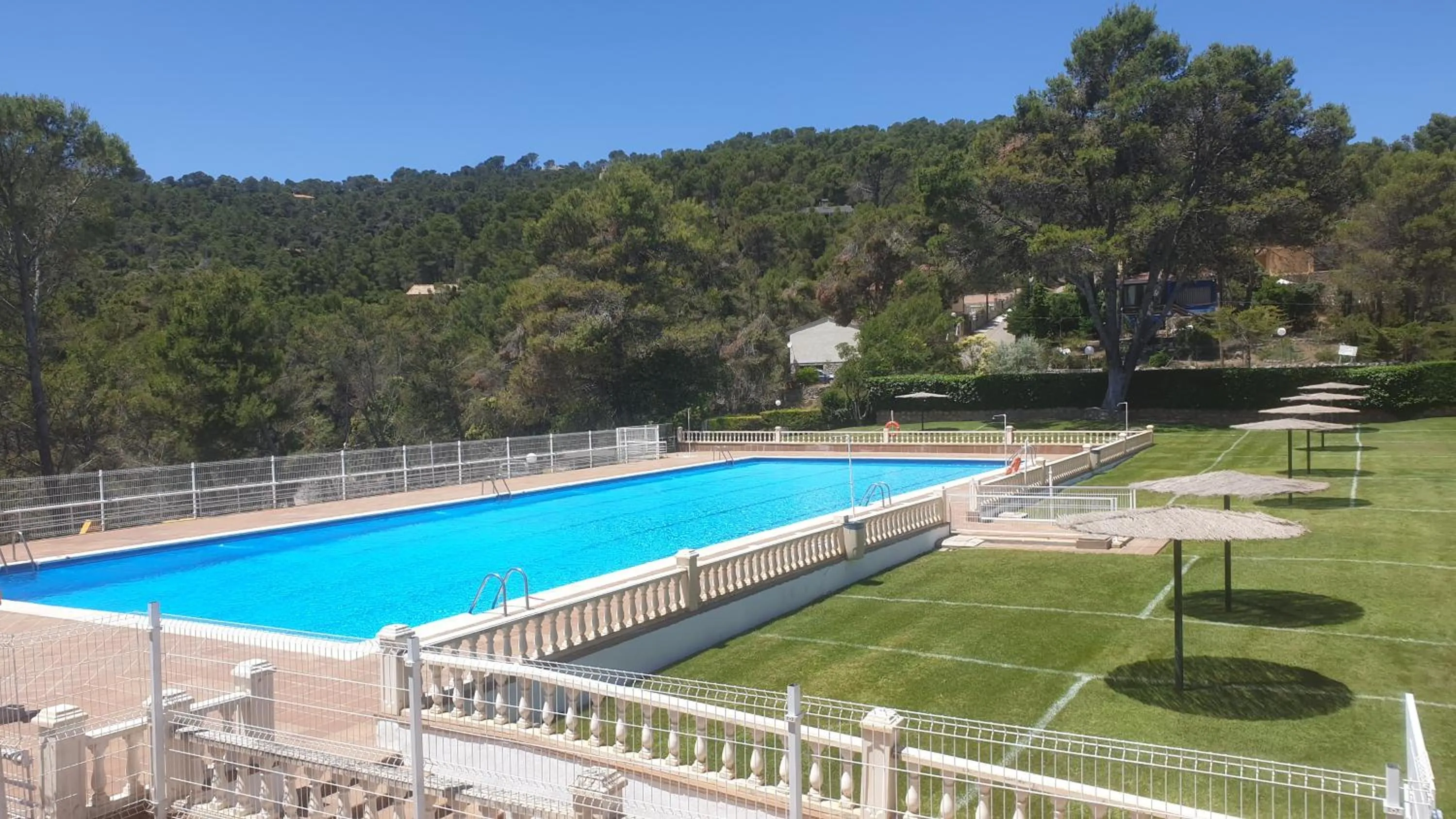 Swimming pool in El Rincón de la ESPE