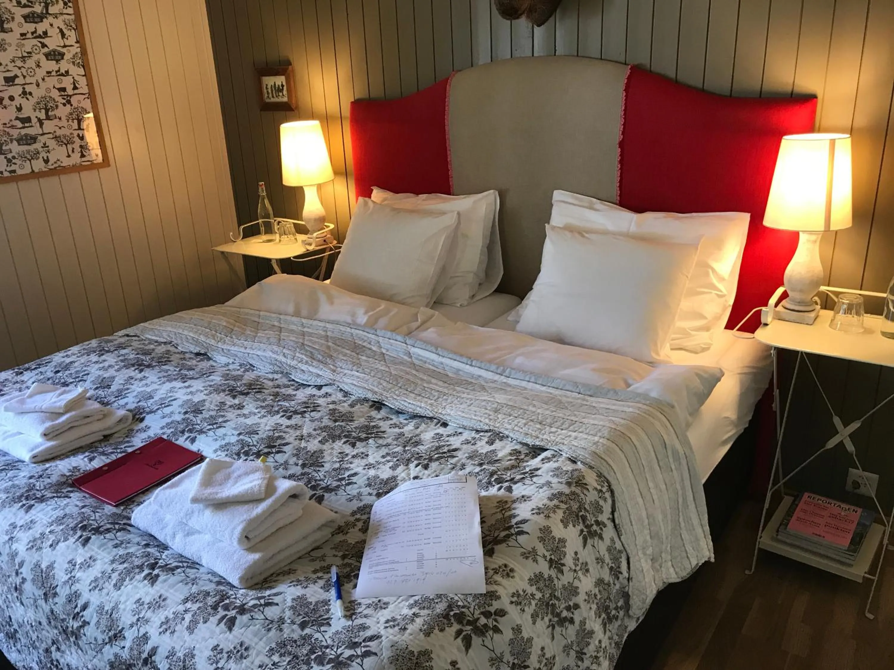 Bed in Hamilton Lodge & Spa