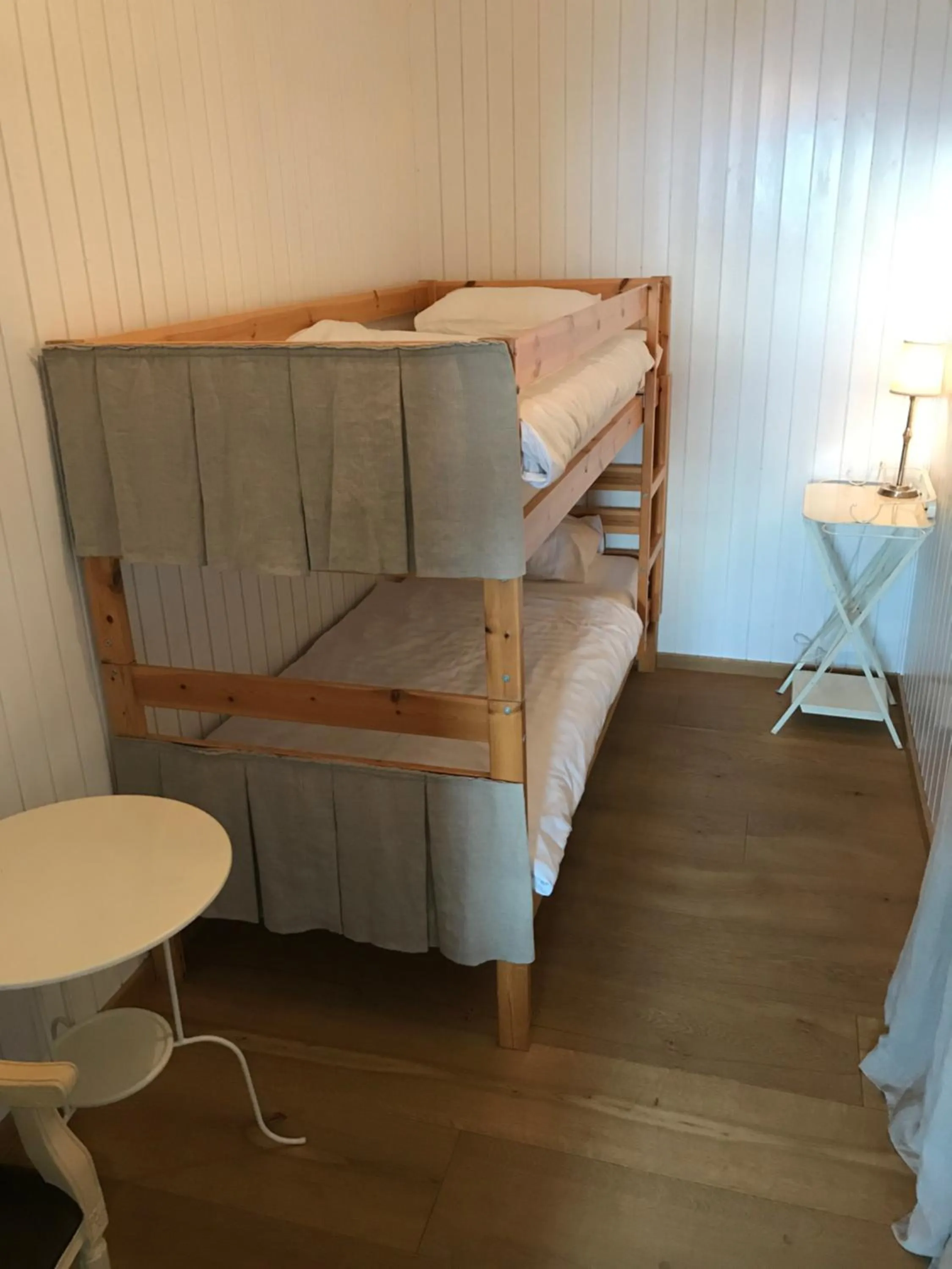 Bed in Hamilton Lodge & Spa